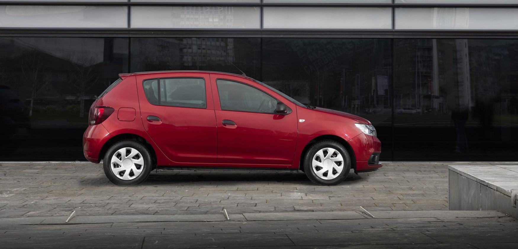 Dacia Sandero profile