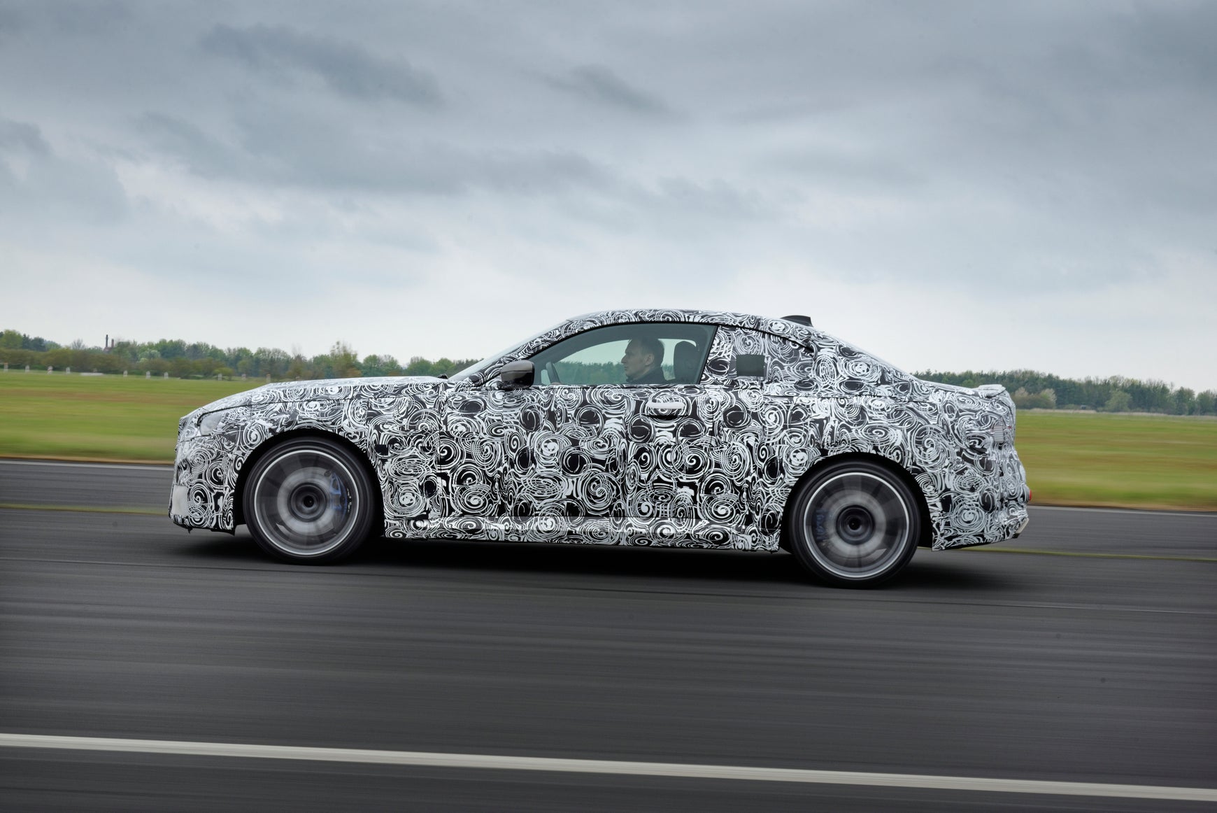 2022 BMW 2 Series dynamic profile