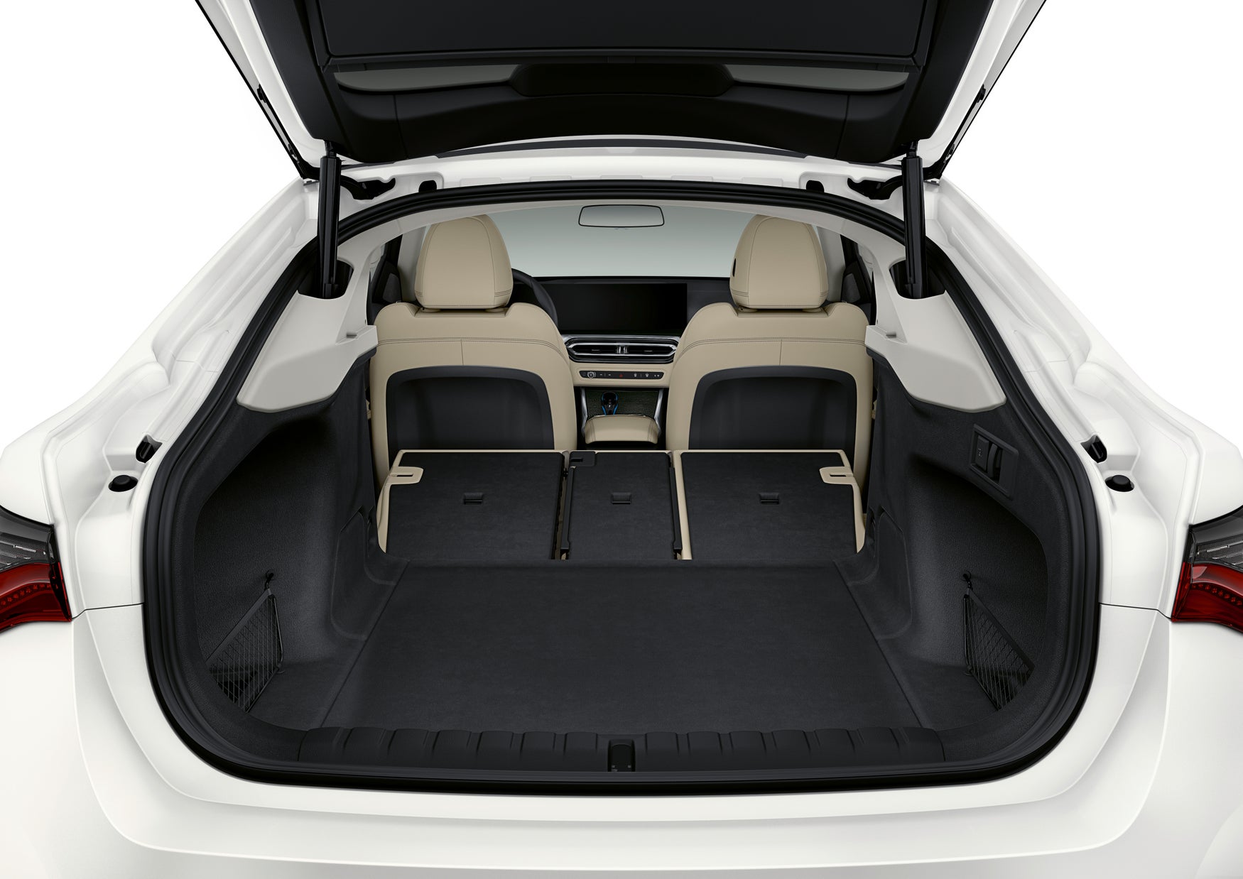 BMW i4 boot