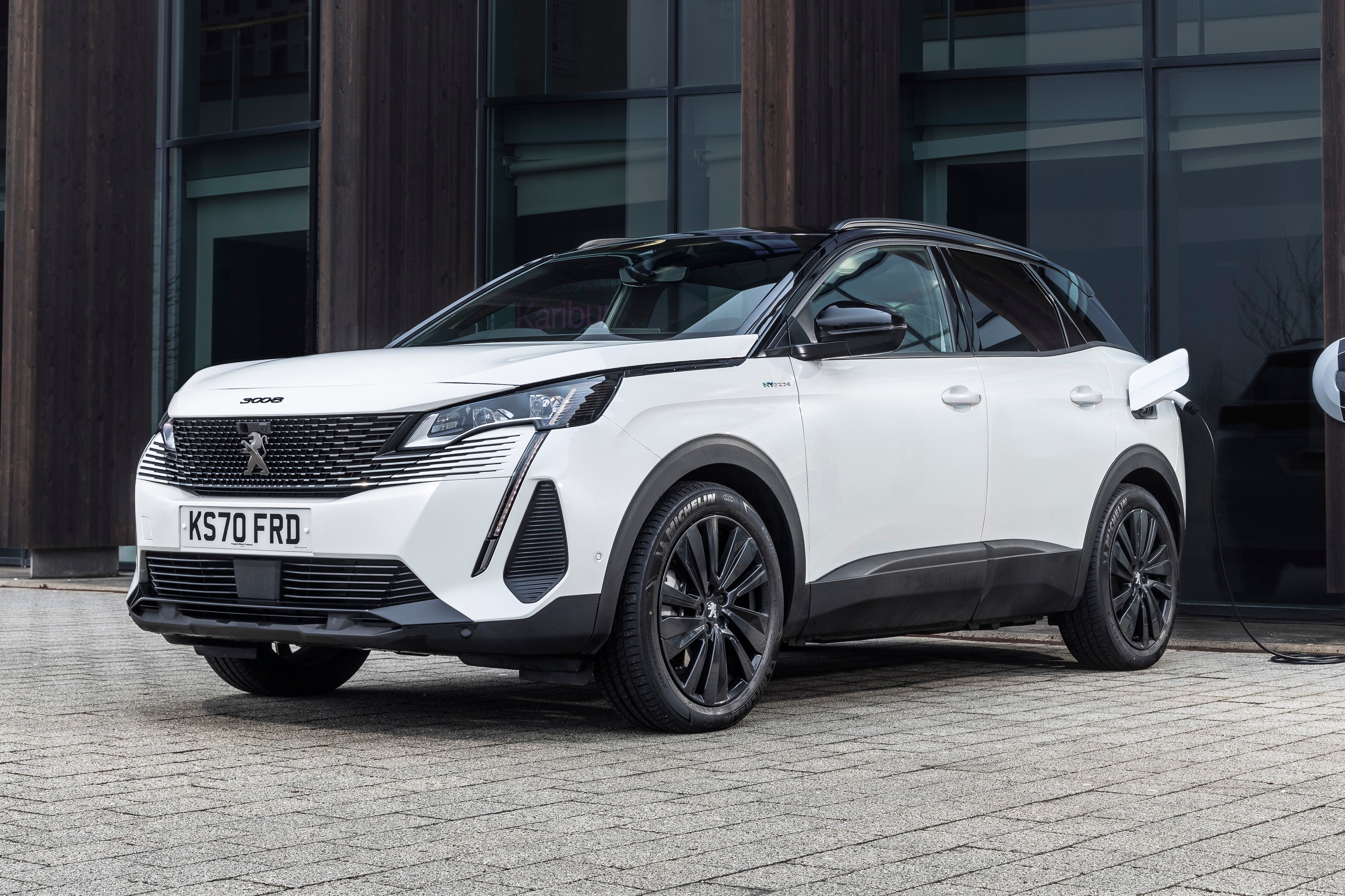 Peugeot 3008 Review 2022: white exterior photo