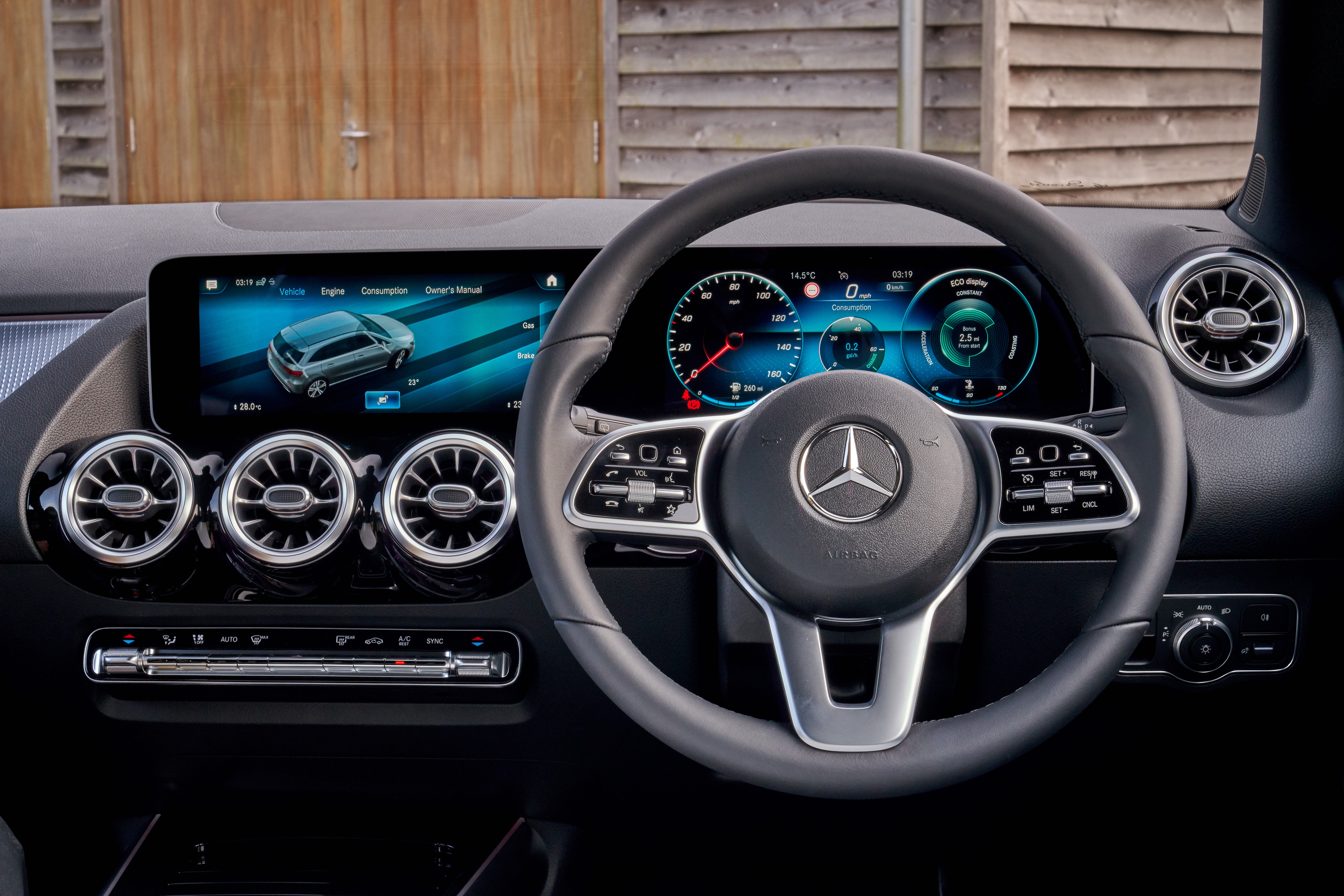Mercedes B-Class 2019 front interior