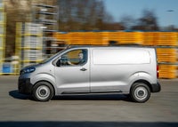 Vauxhall Vivaro Left Side View