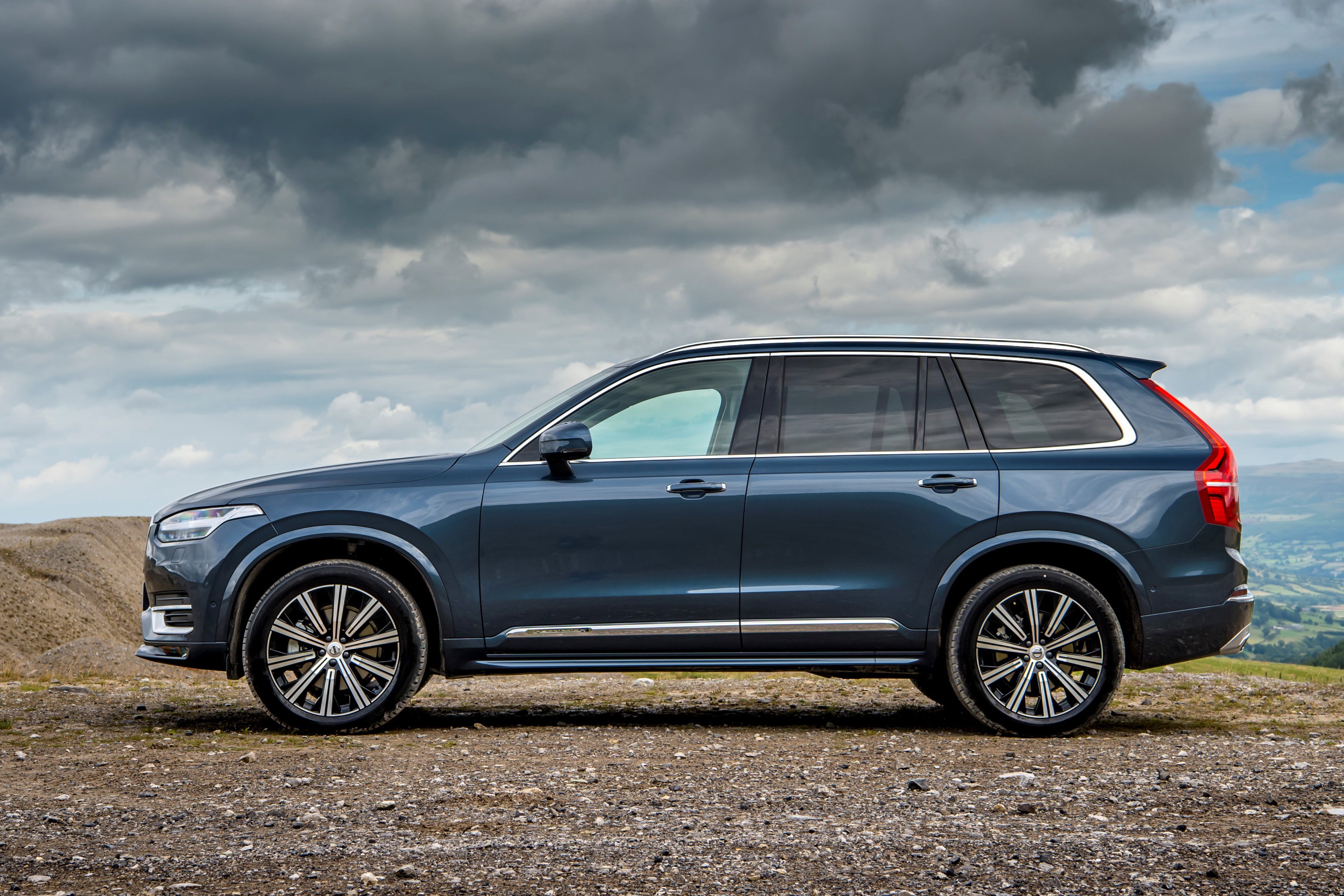 Volvo XC90 Review 2022: side profile