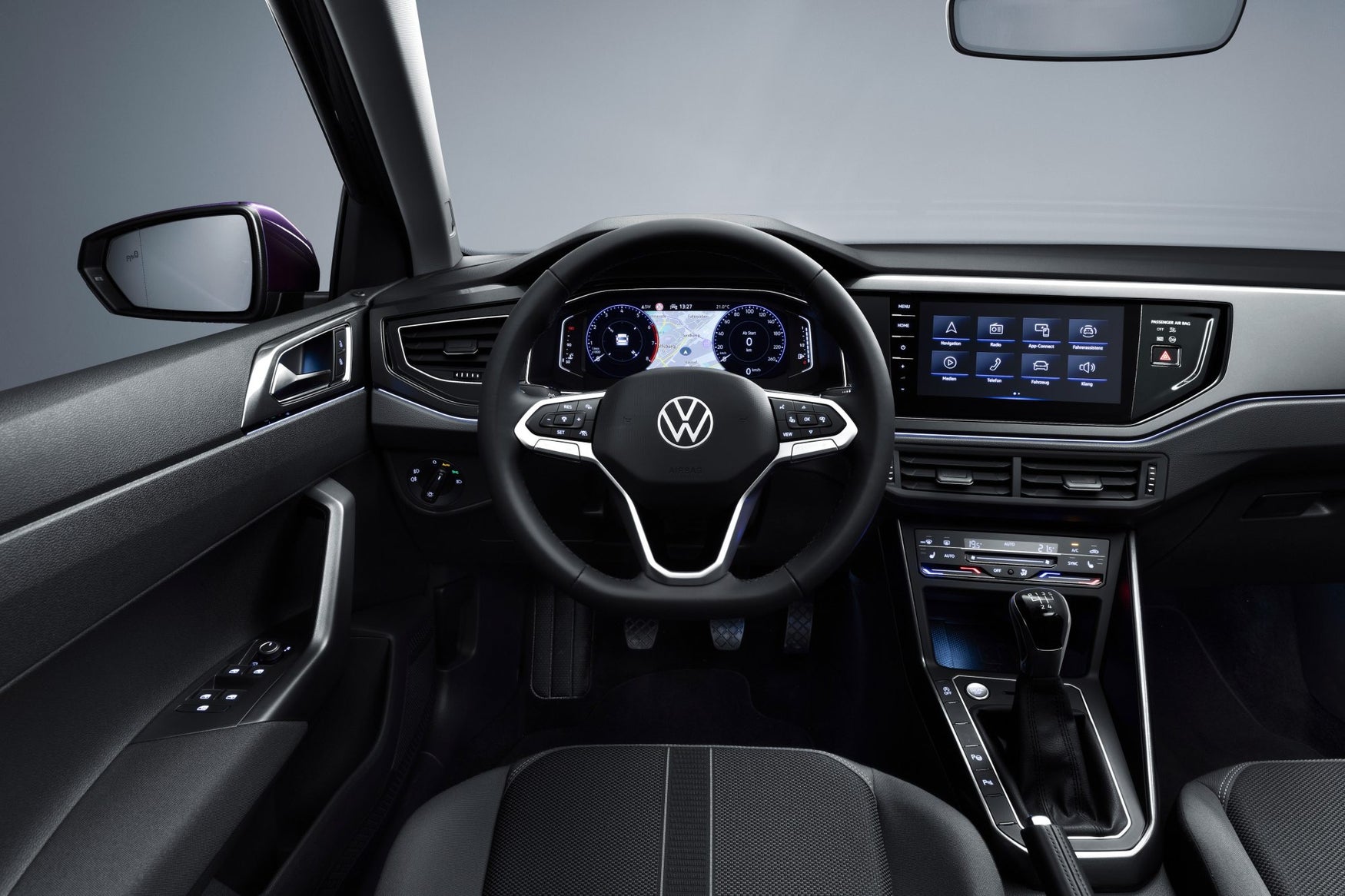 2022 Volkswagen Polo interior