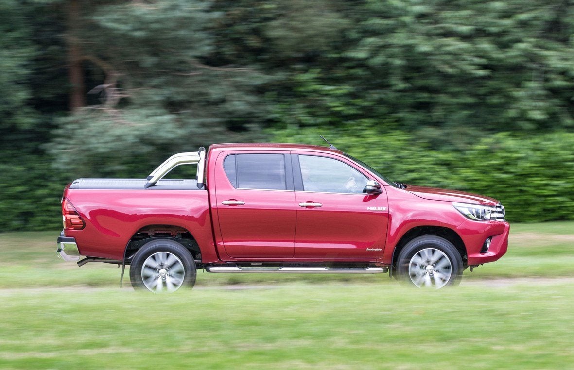 Toyota Hilux Right Side View
