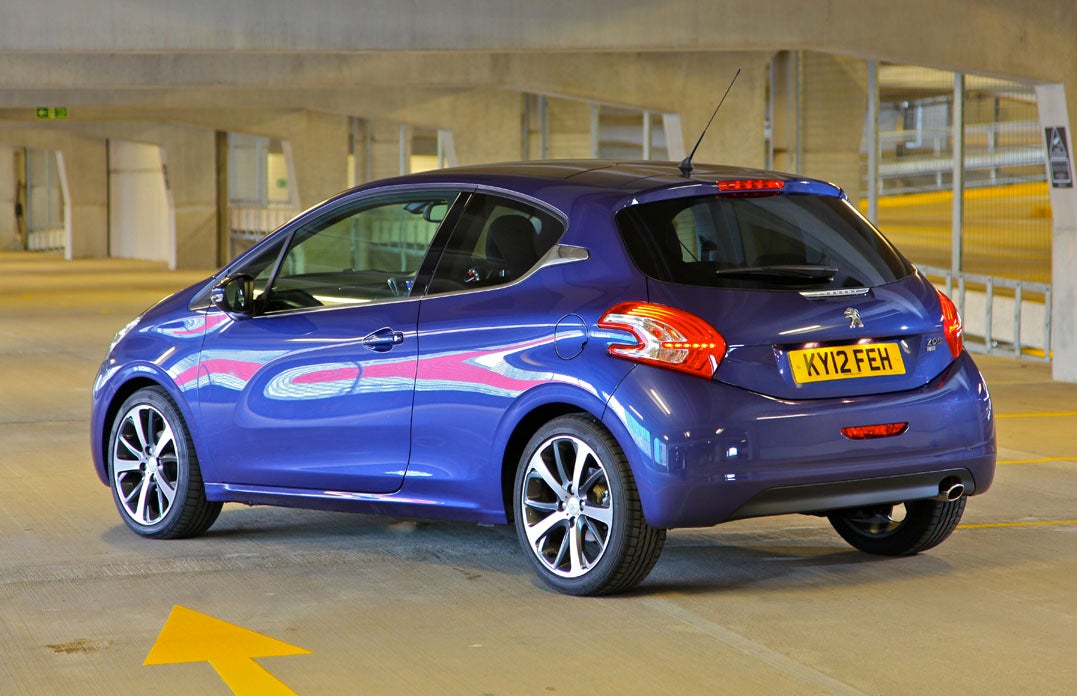 Peugeot 208 Left Side
