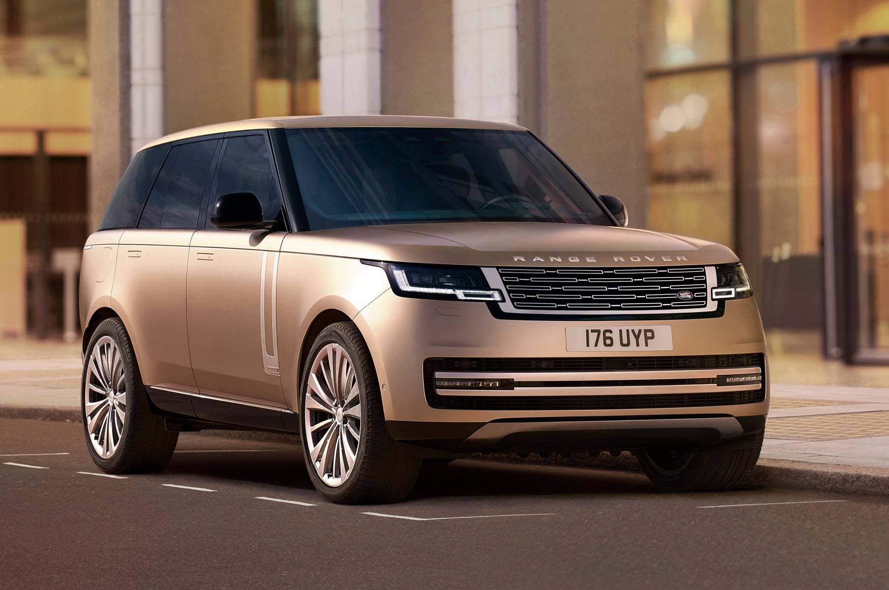2022 Range Rover front-three quarter