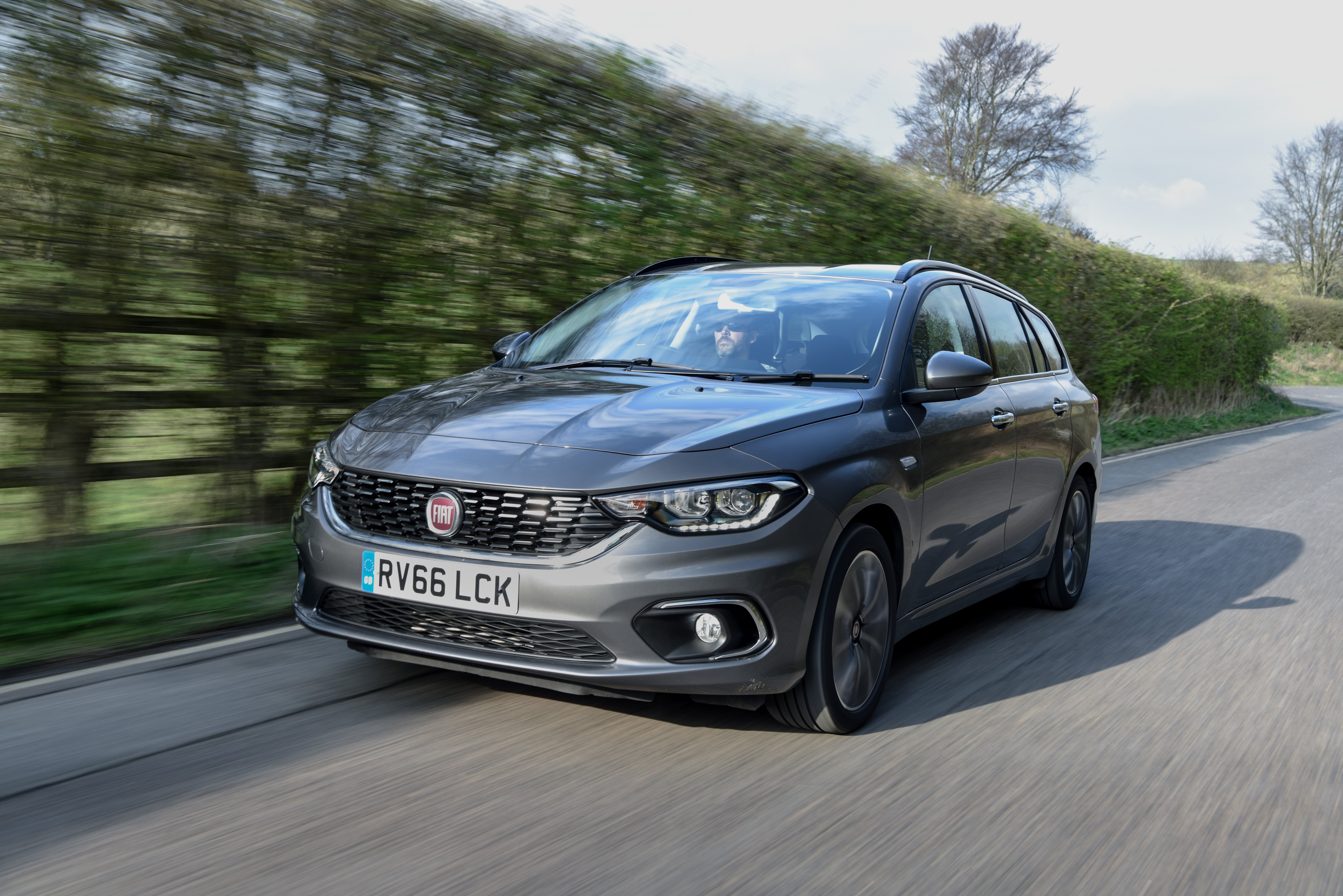 Fiat Tipo SW driving