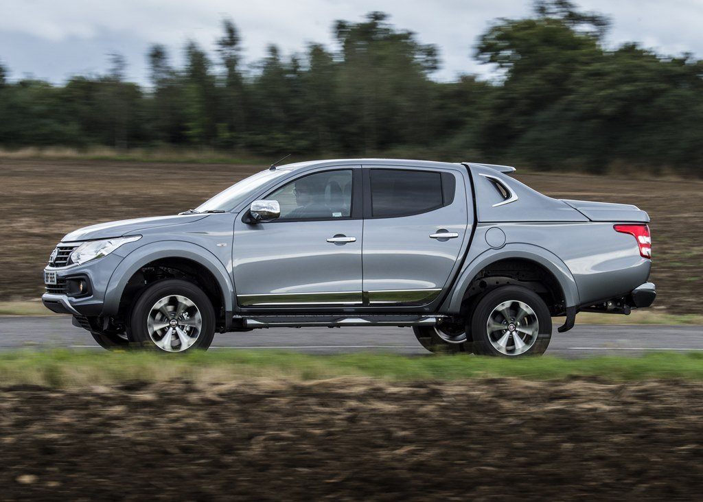 Fiat Fullback Side