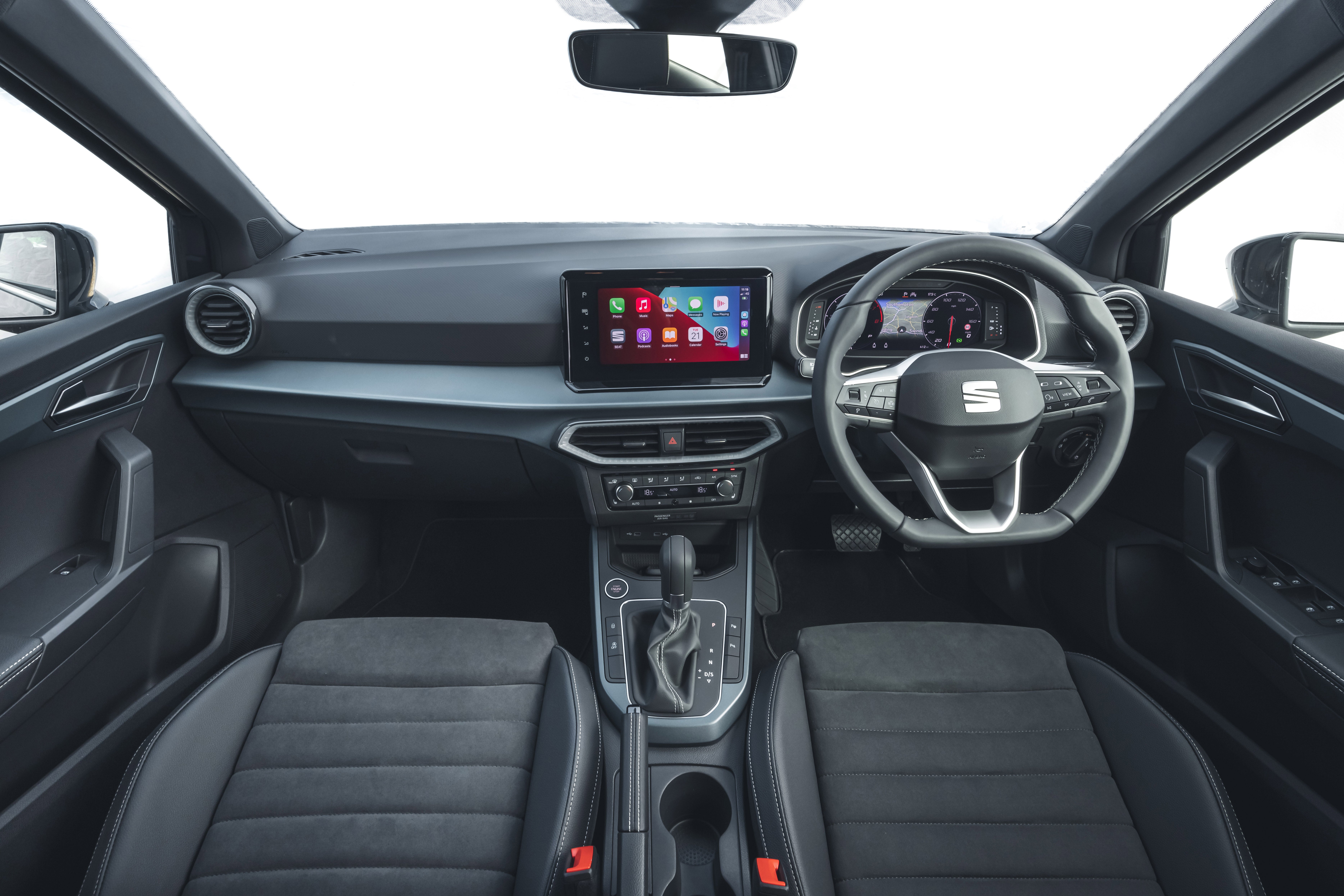 SEAT Arona Review 2022: interior dashboard