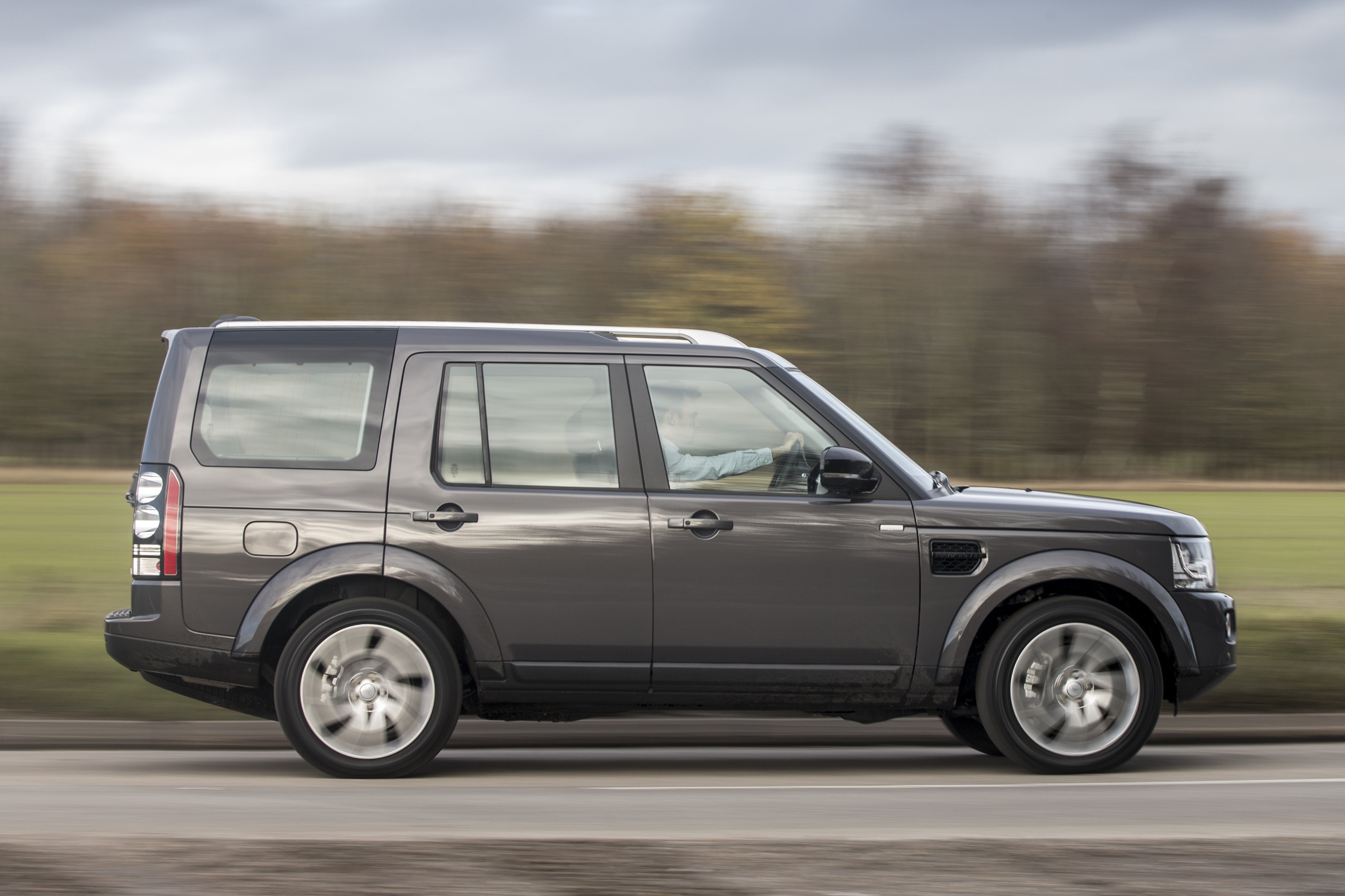 Land Rover Discovery 2009 right exterior
