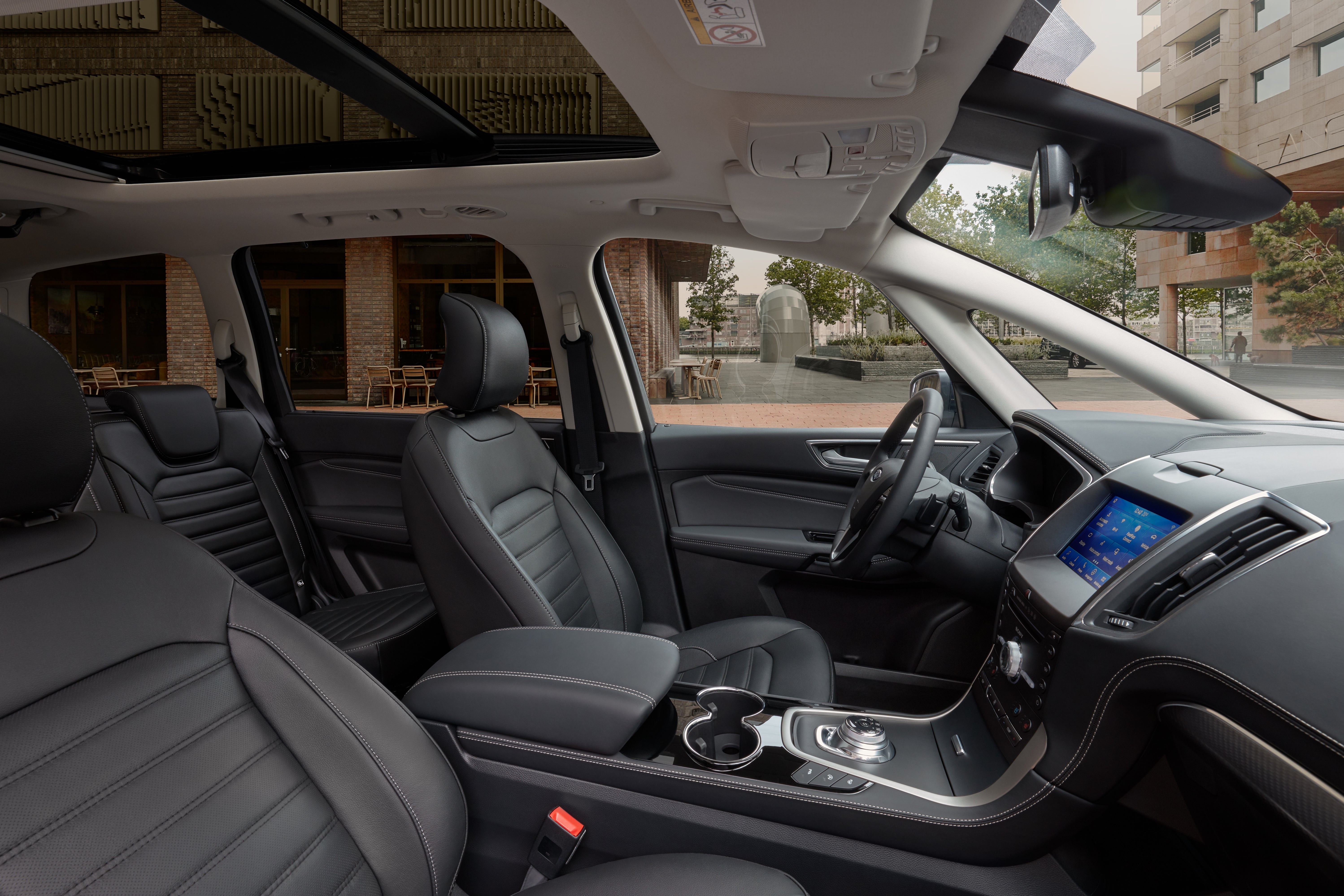 Ford Galaxy Review 2022: interior side view