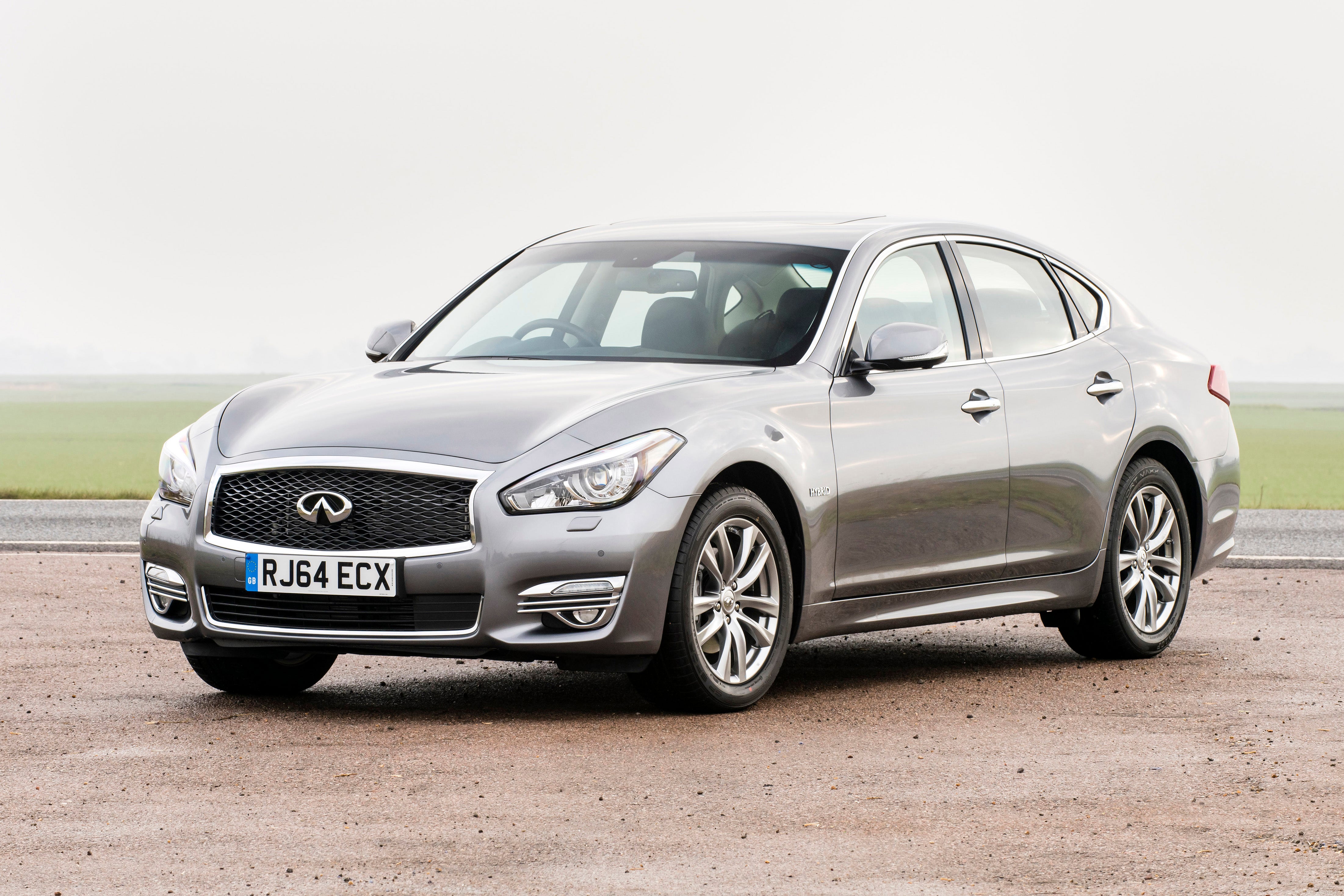 Infiniti Q70 2014