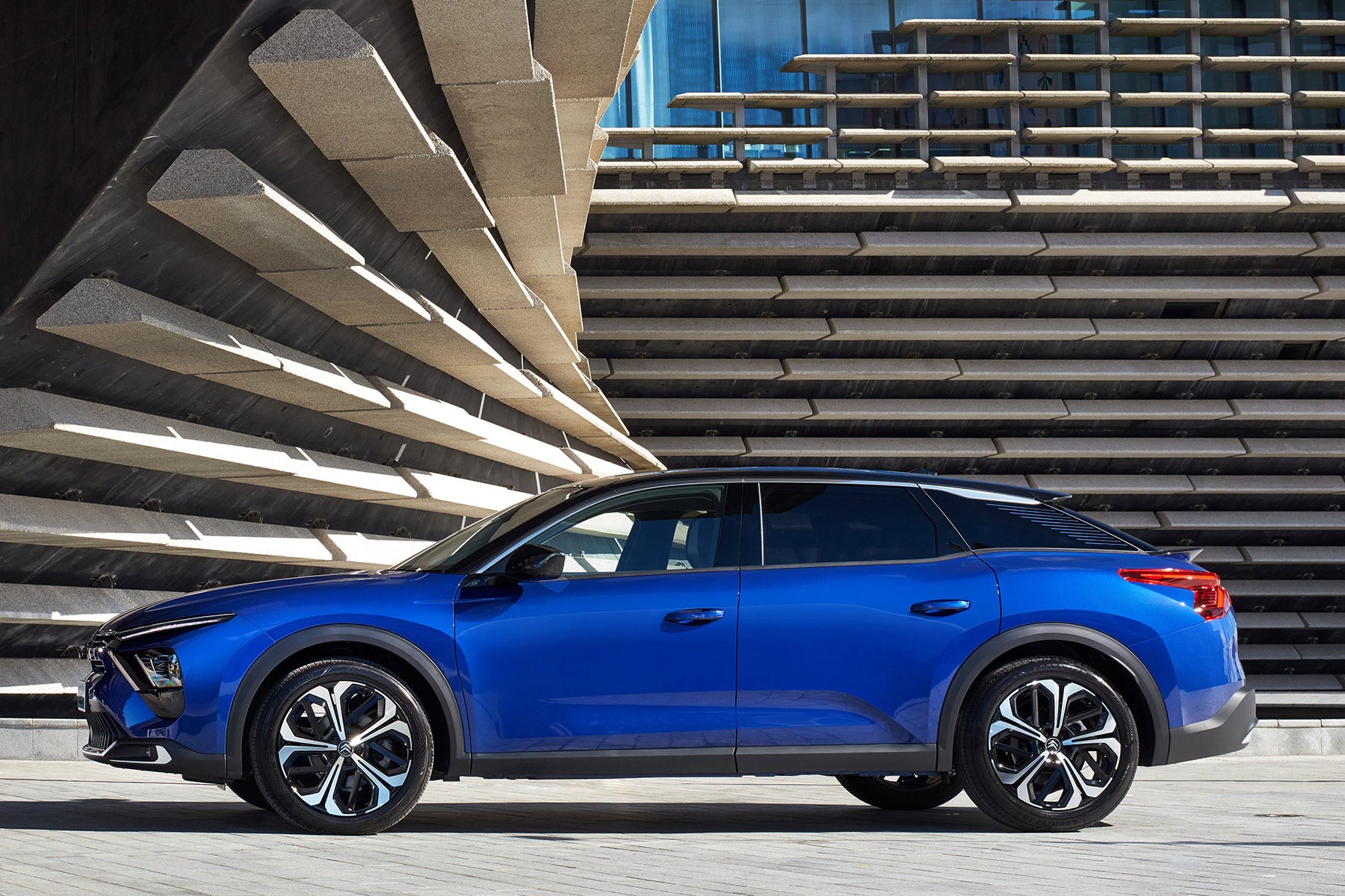 Citroen C5 X Review 2022: side profile