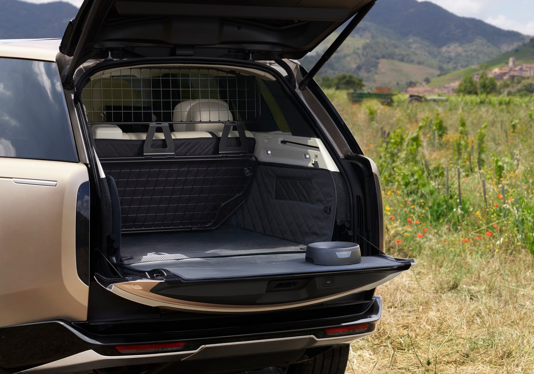 2022 Range Rover boot