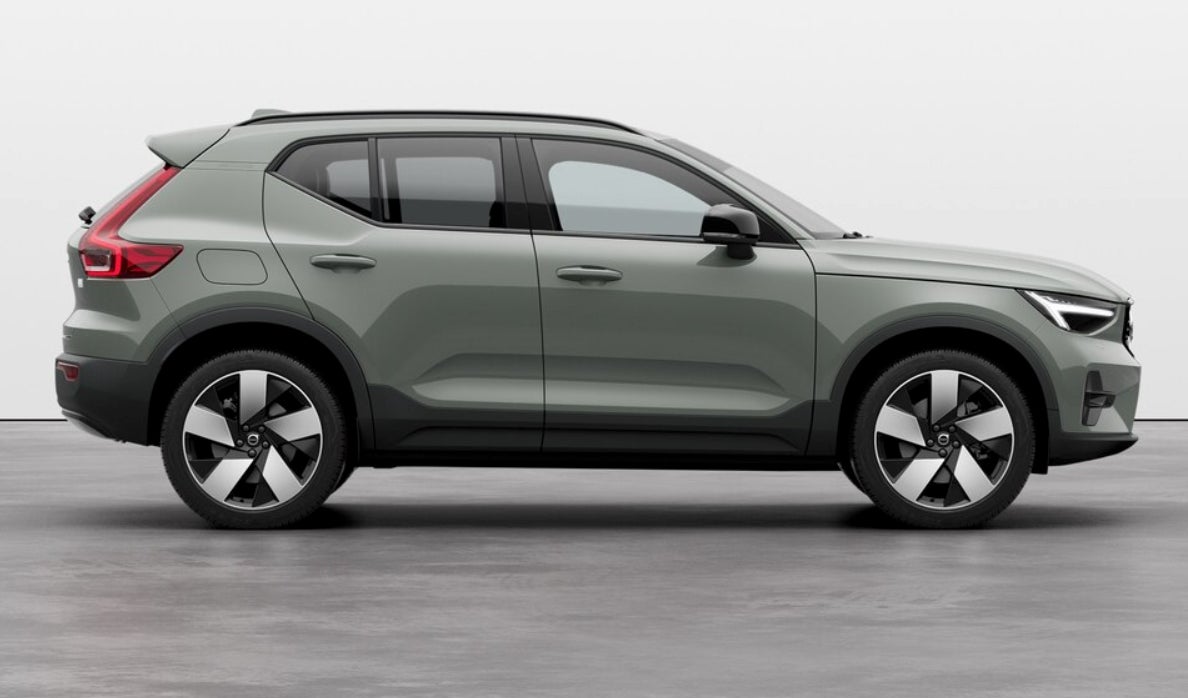 2022 Volvo XC40 profile