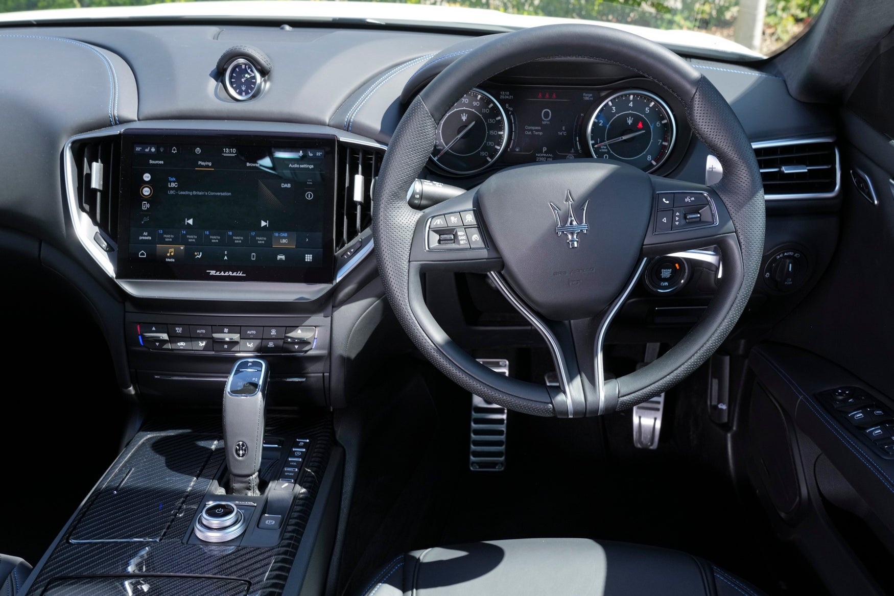 New 2021 Maserati Ghibli Hybrid cabin