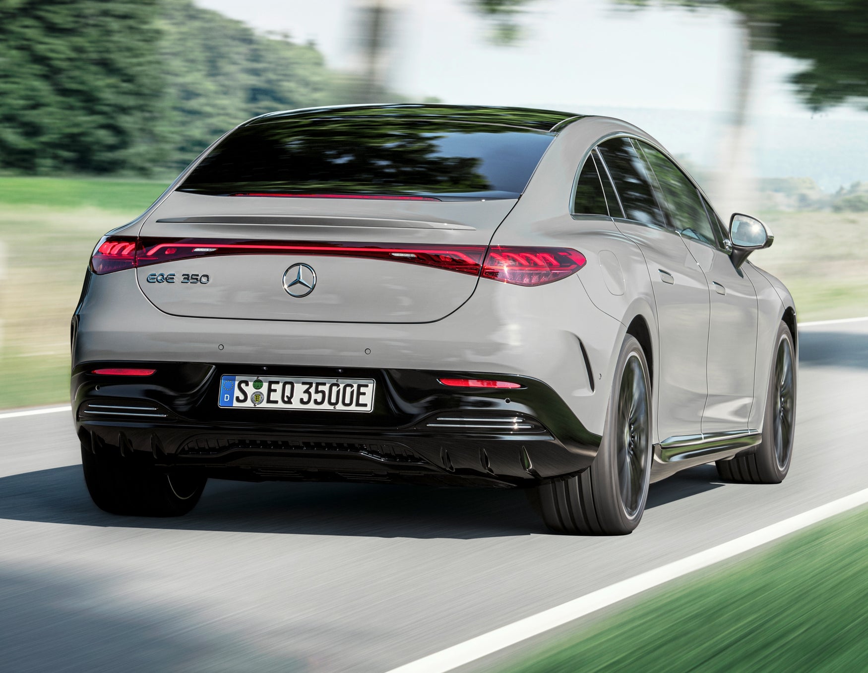 Mercedes-Benz EQE dynamic rear