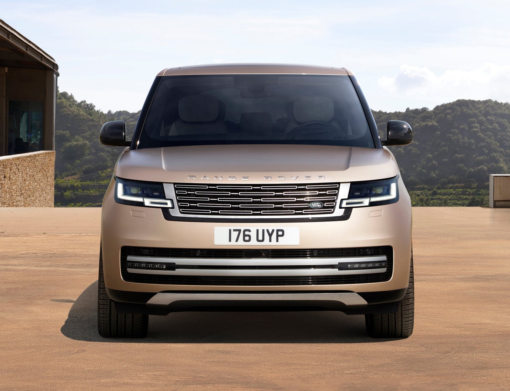 2022 Range Rover front on