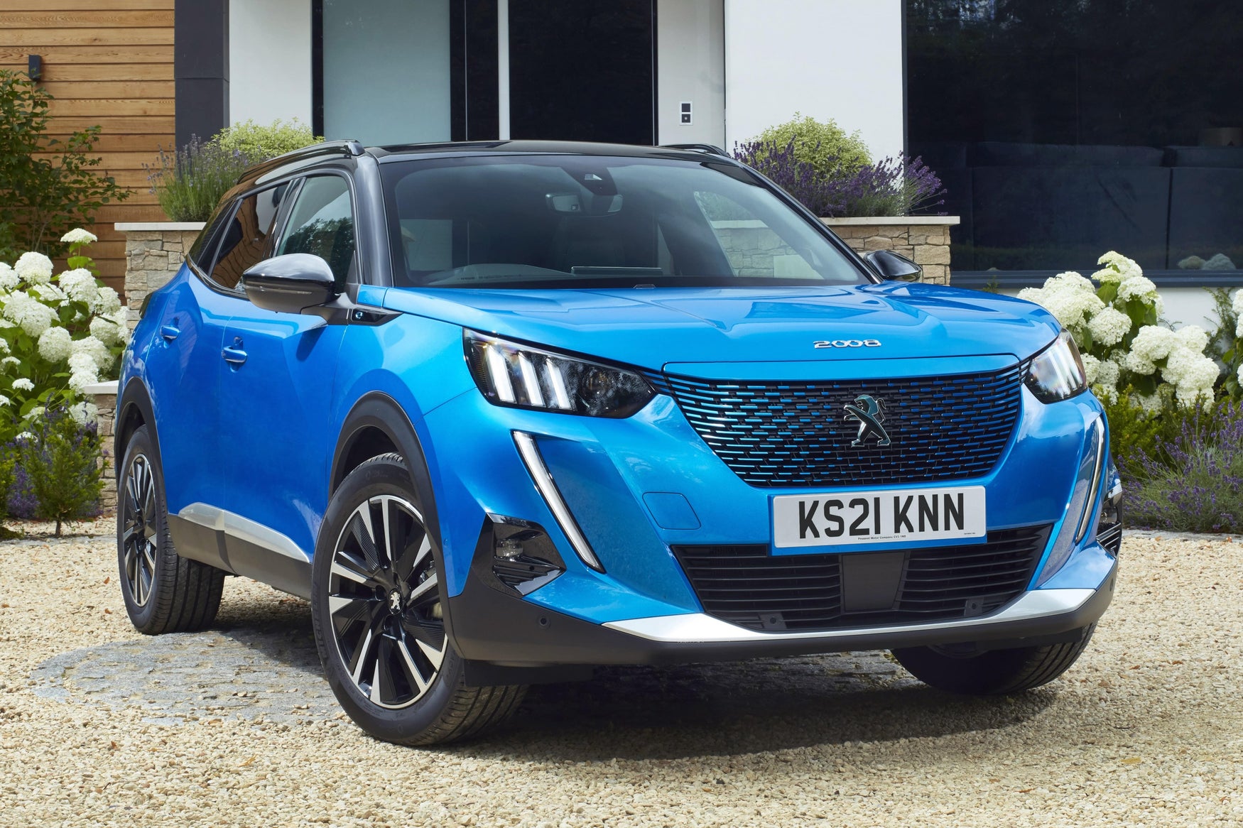 2022 new Peugeot e-2008 front