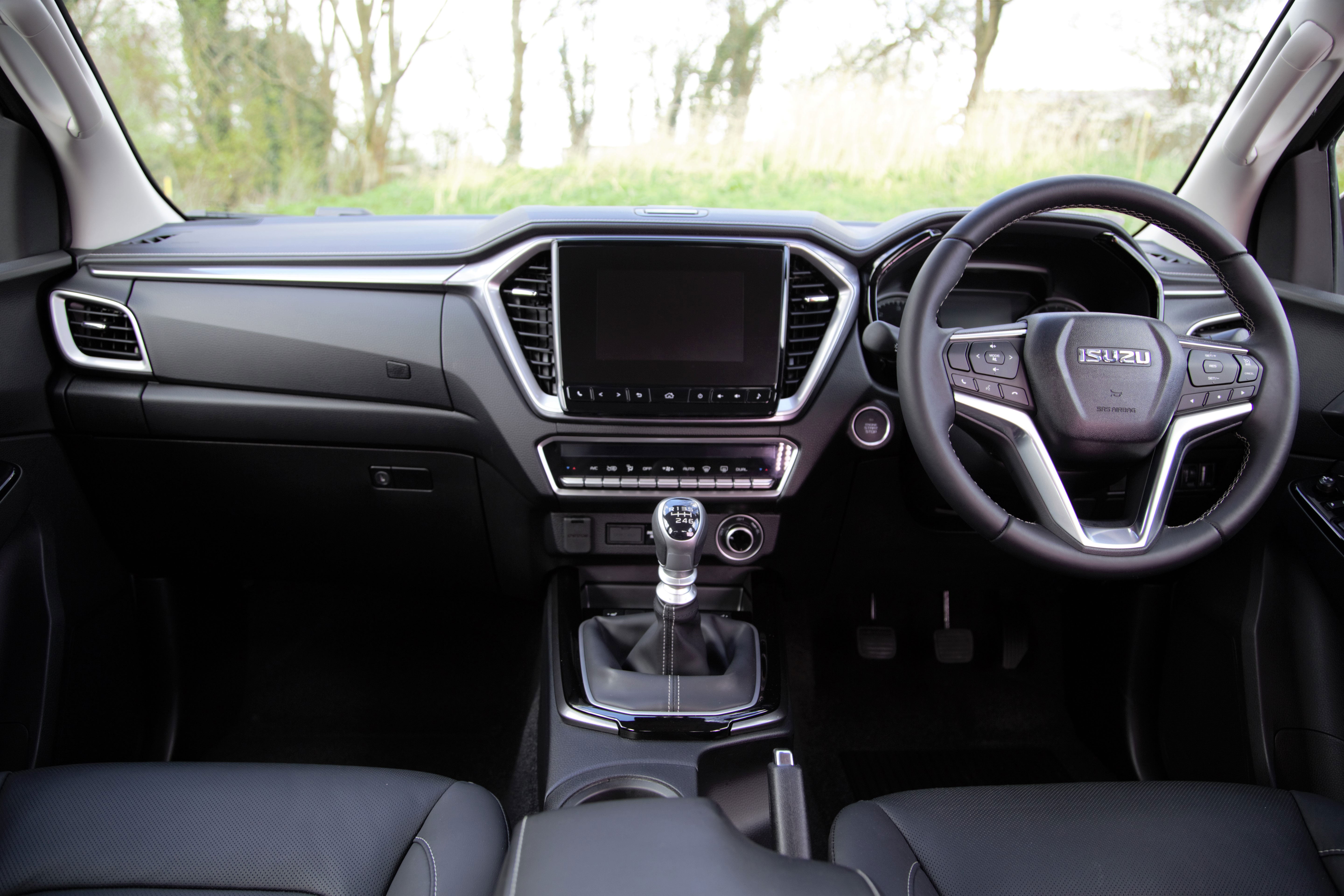 Isuzu D-Max Review 2022: dashboard