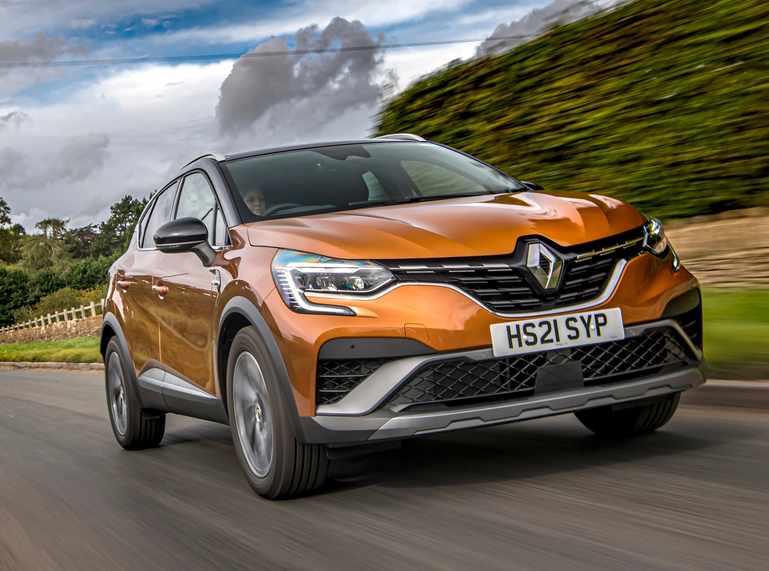 Renault Captur Review 2022 front-three quarter