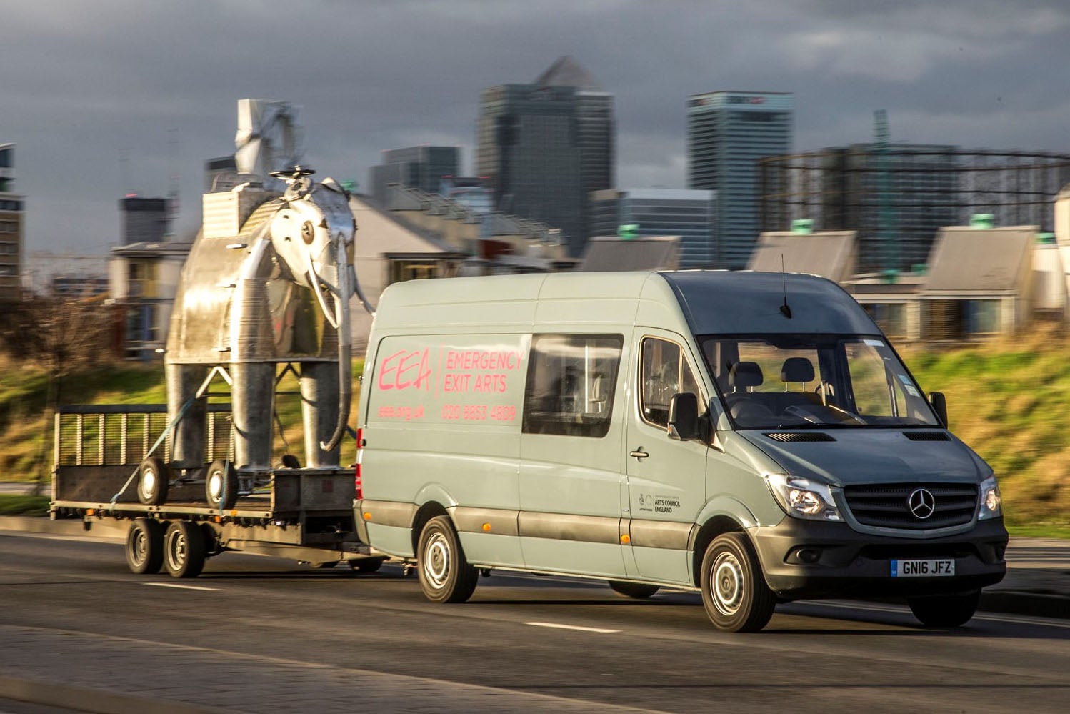 Mercedes Sprinter towing trailer