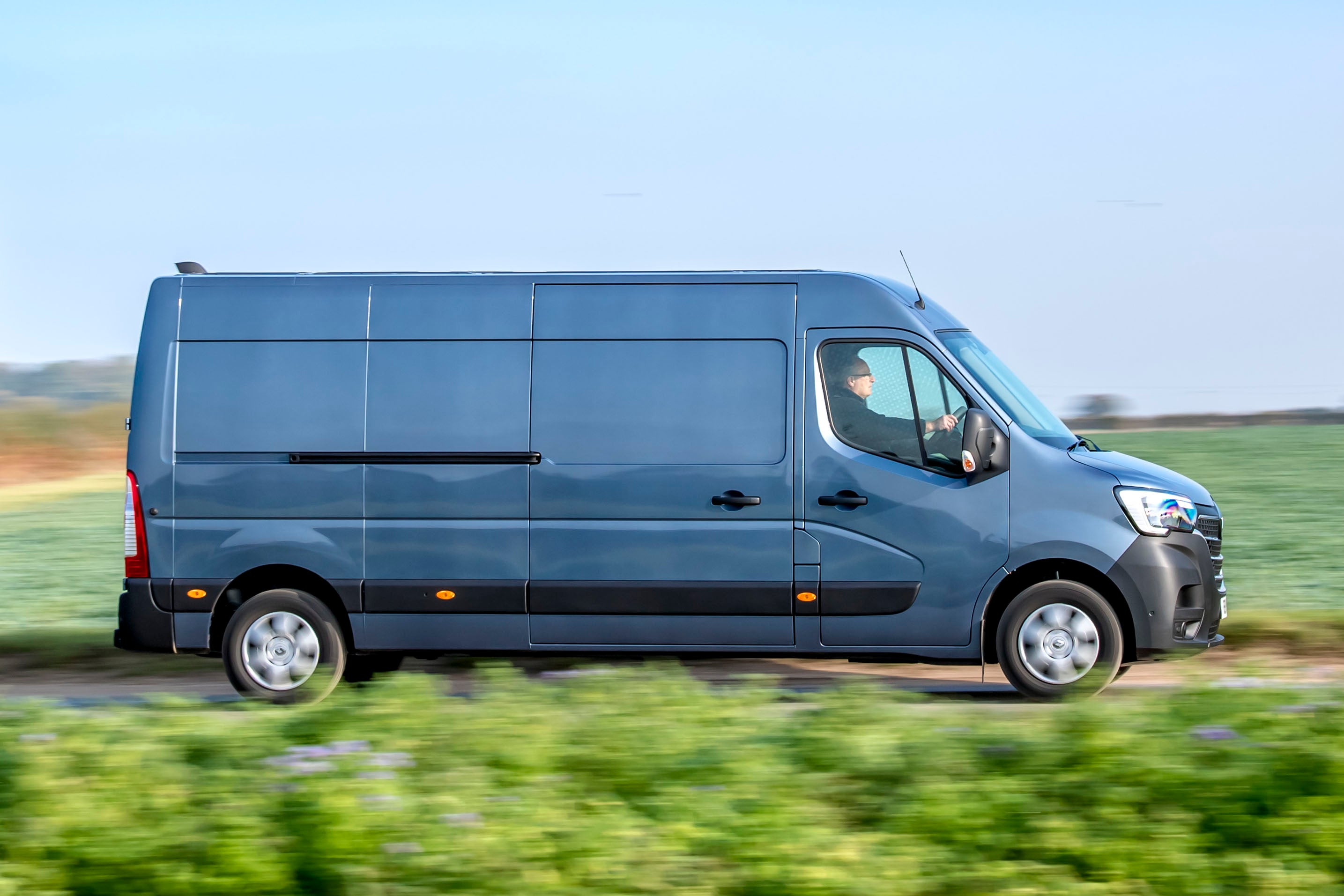 Renault Master side view in motion 