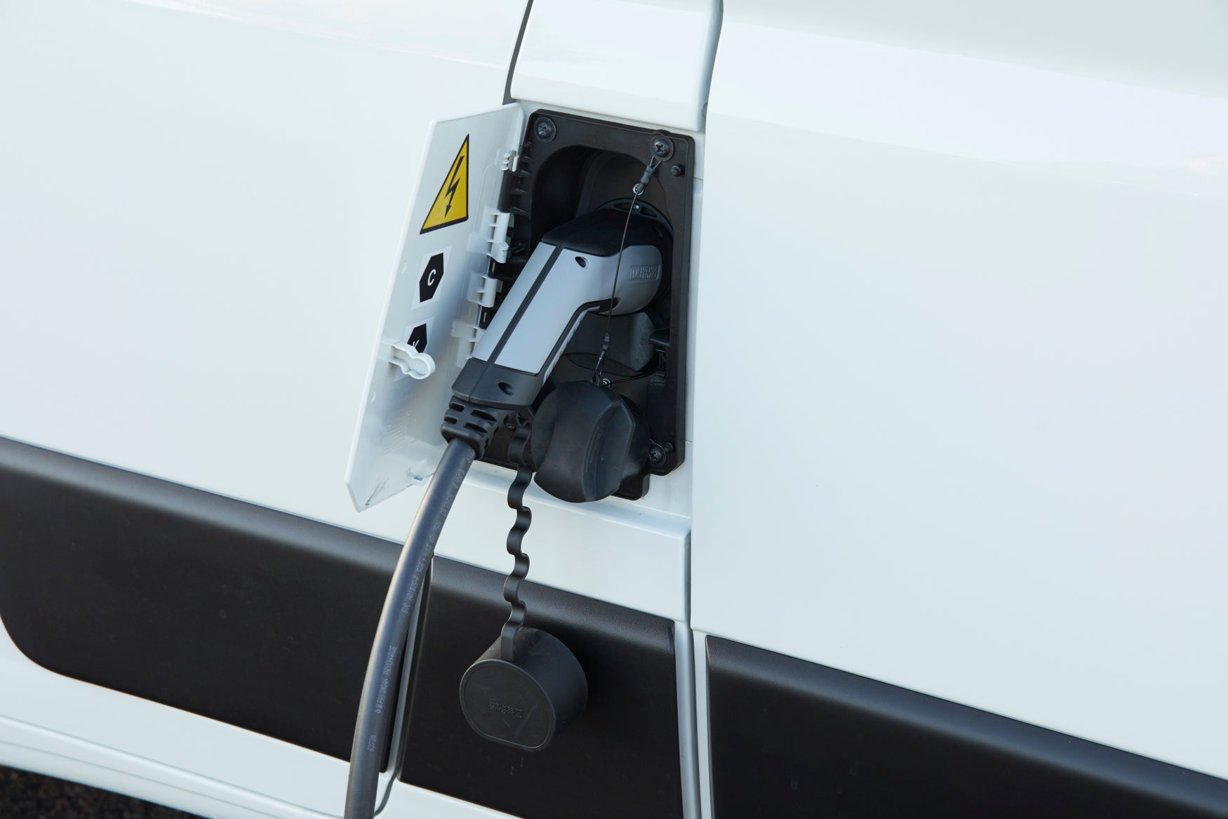 Citroen e-Relay Review 2022 charger