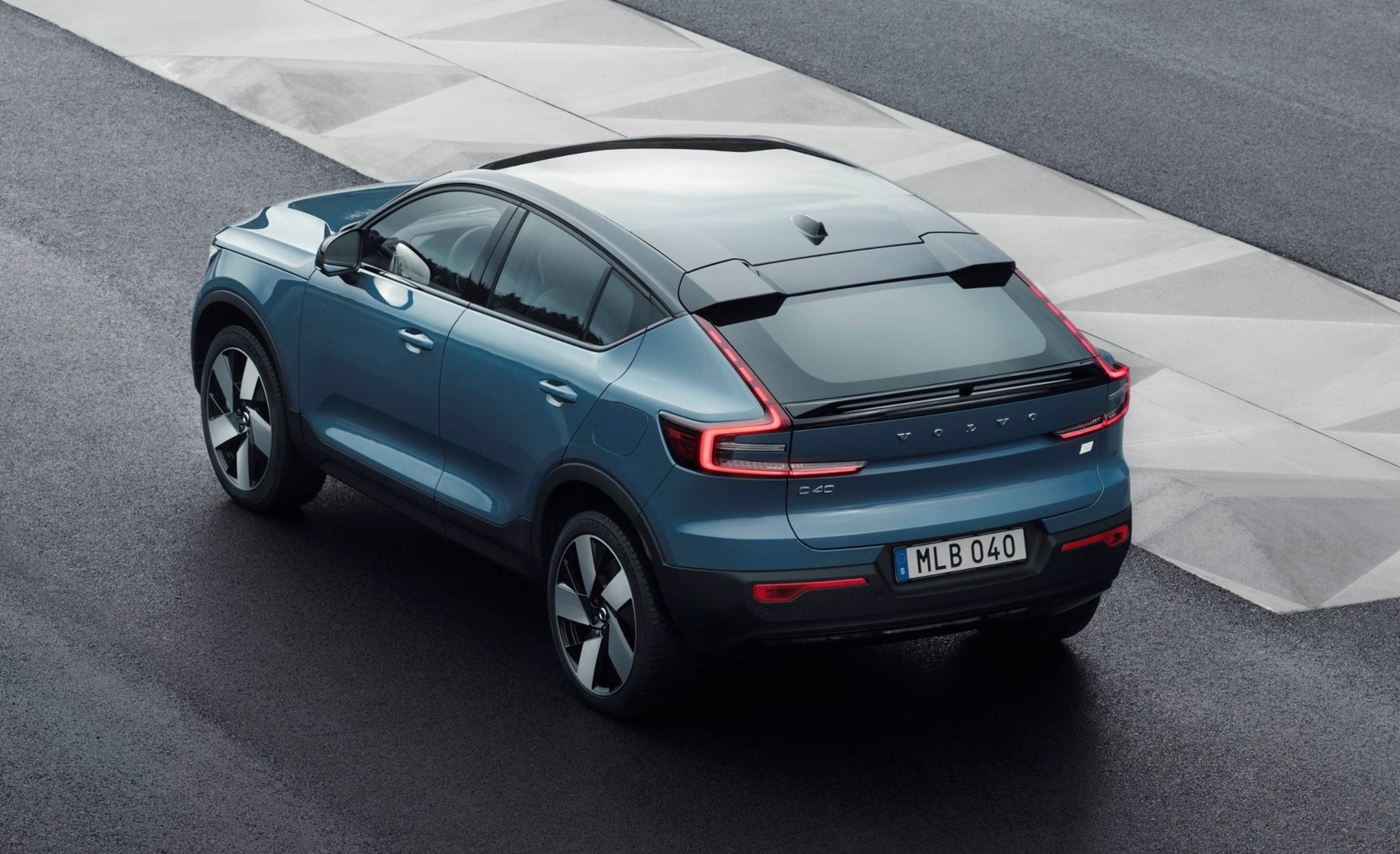 Volvo C40 Recharge rear-three quarter