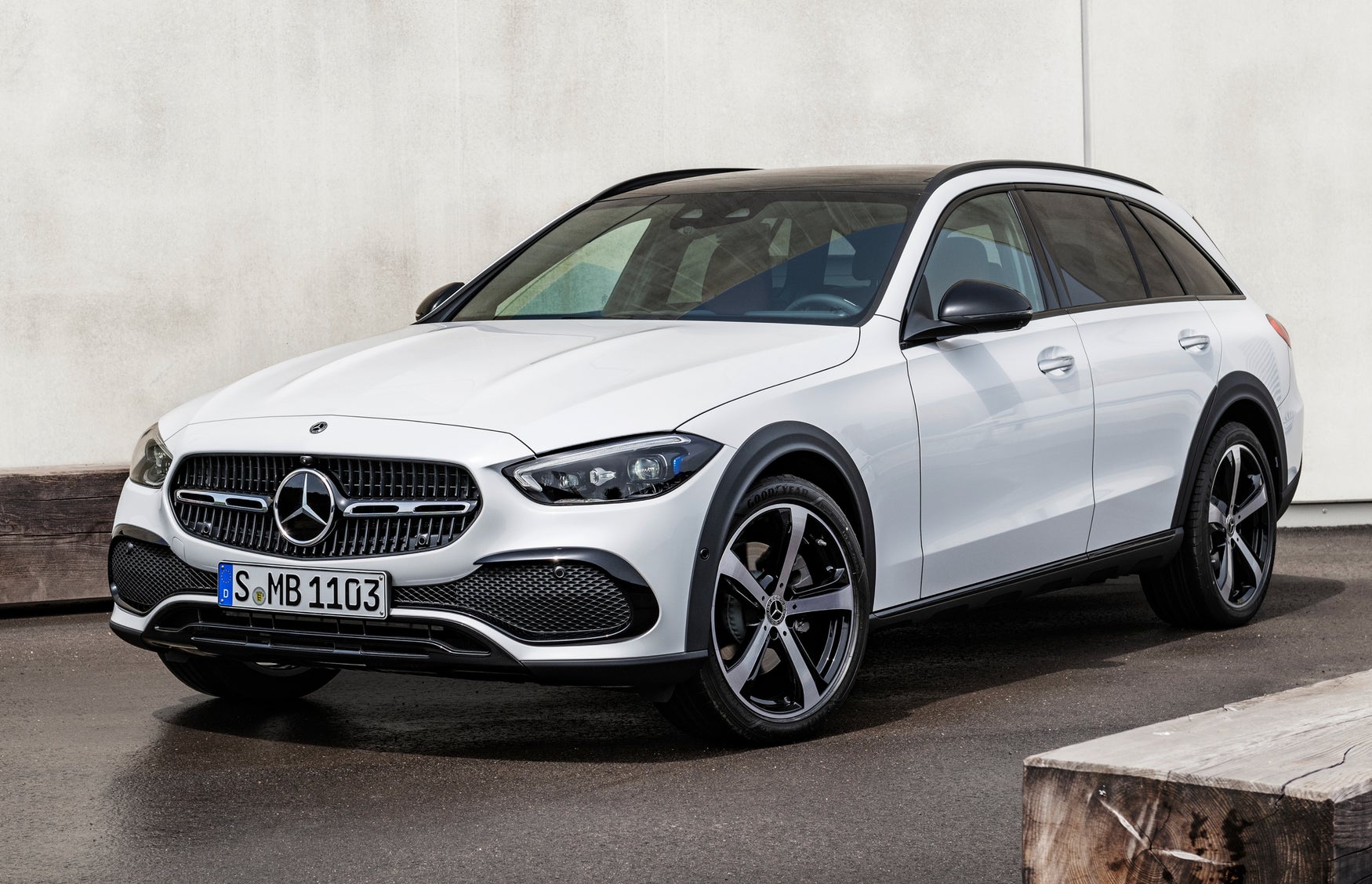 Mercedes-Benz C-Class All-Terrain front-three quarter
