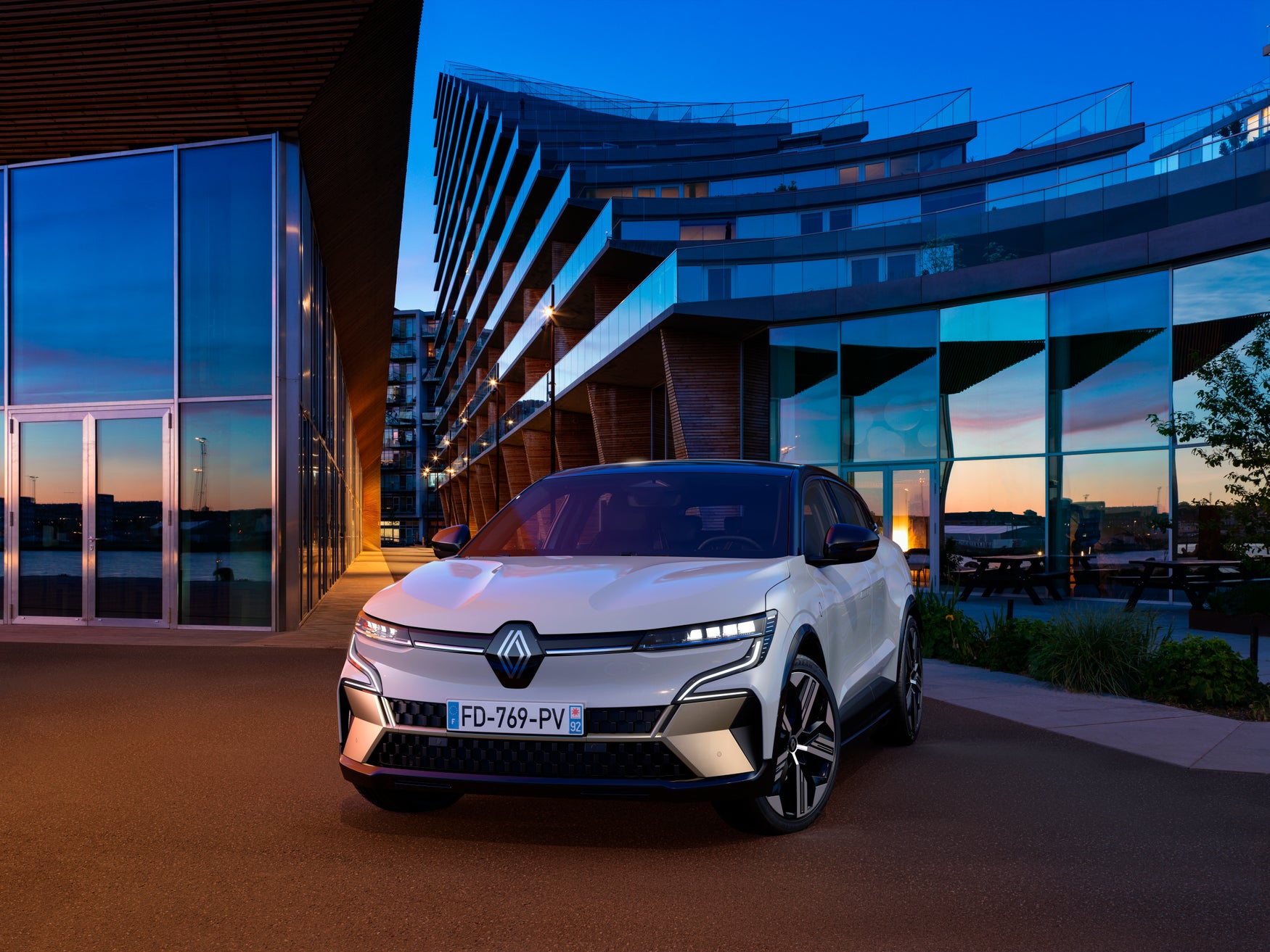 Renault Megane E-Tech Electric front-three quarter