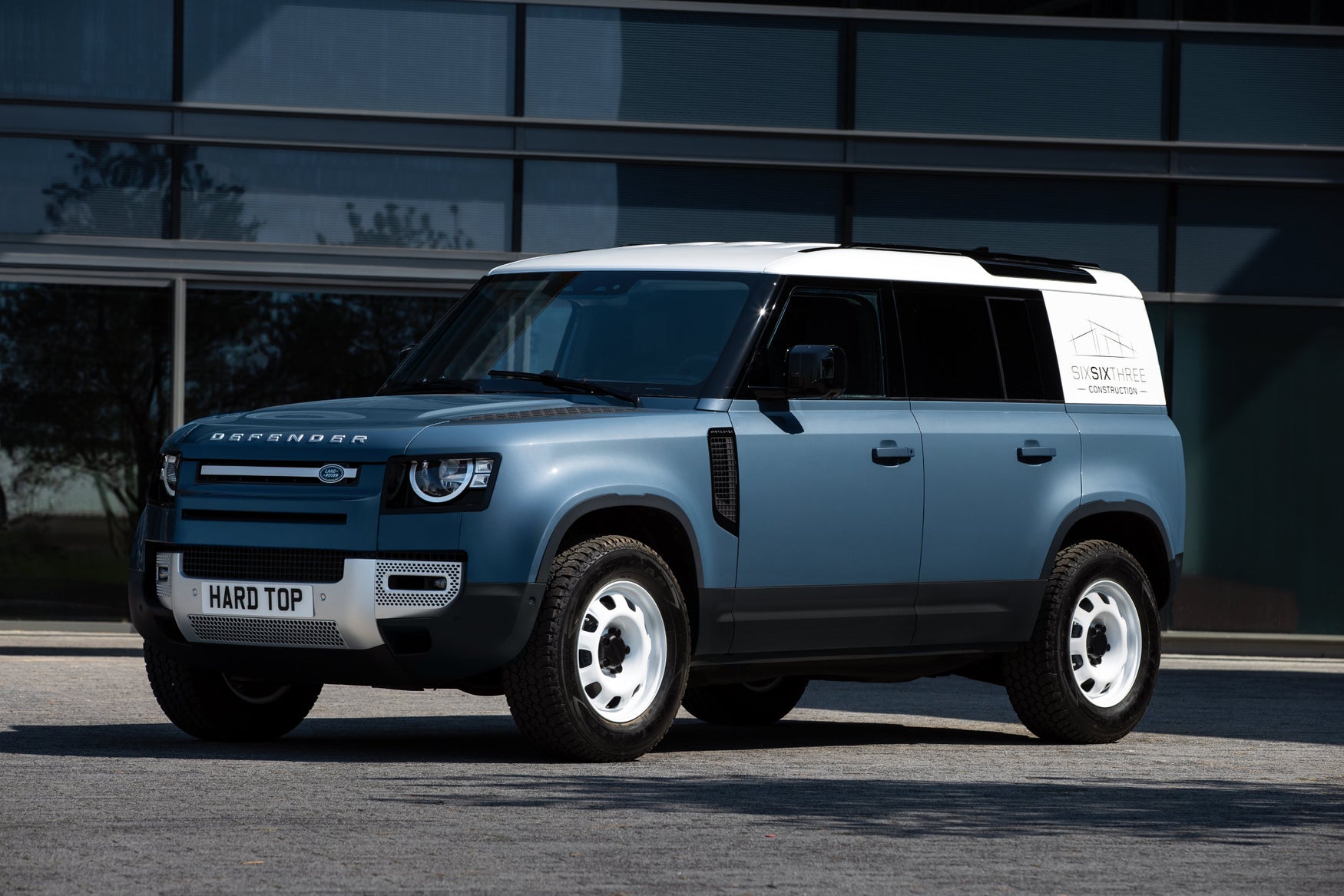 Land Rover Defender 110 Hard Top front