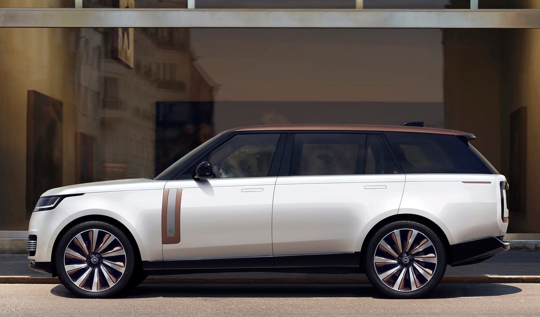 2022 Range Rover SV profile