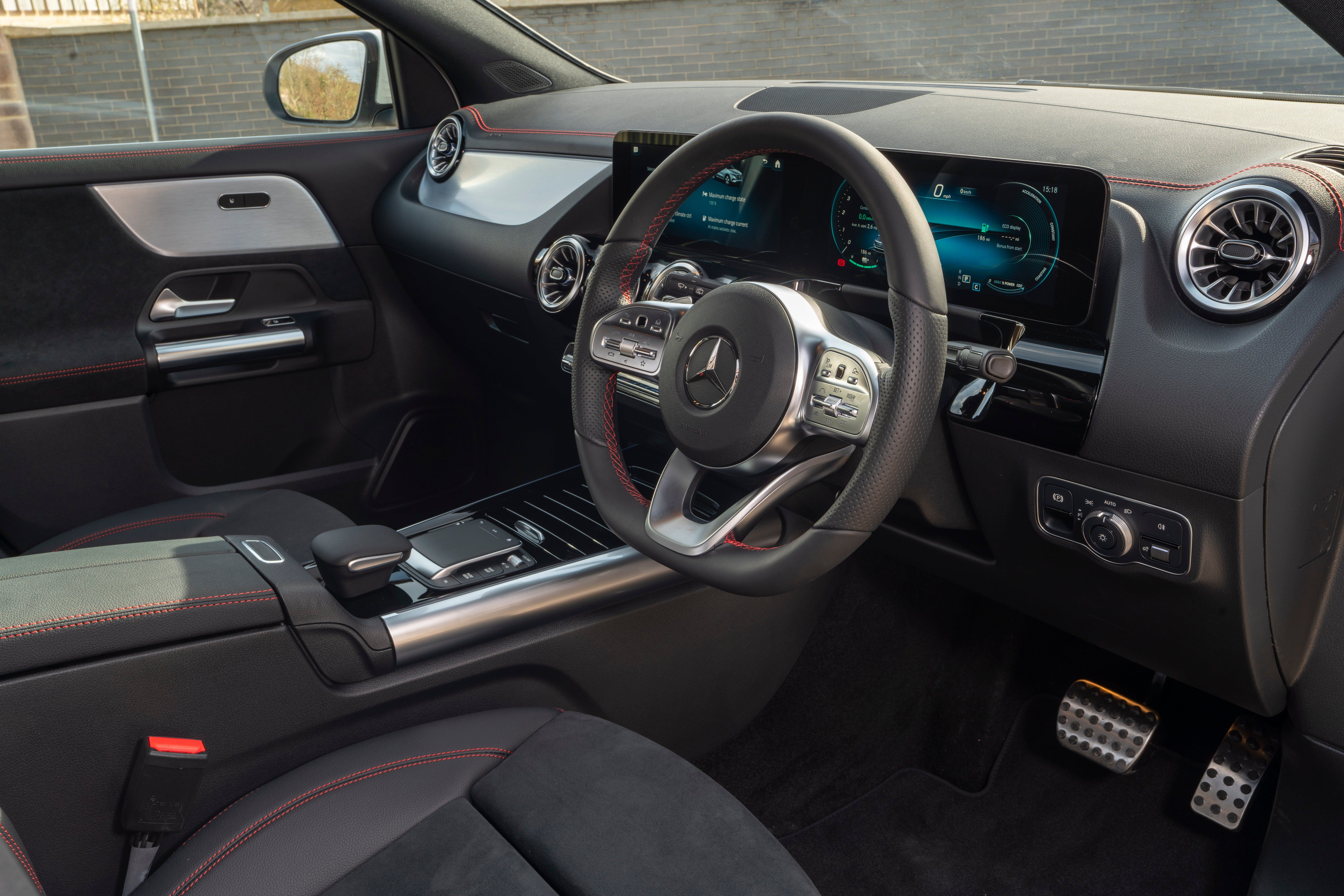 Mercedes-Benz EQA Review 2022 interior