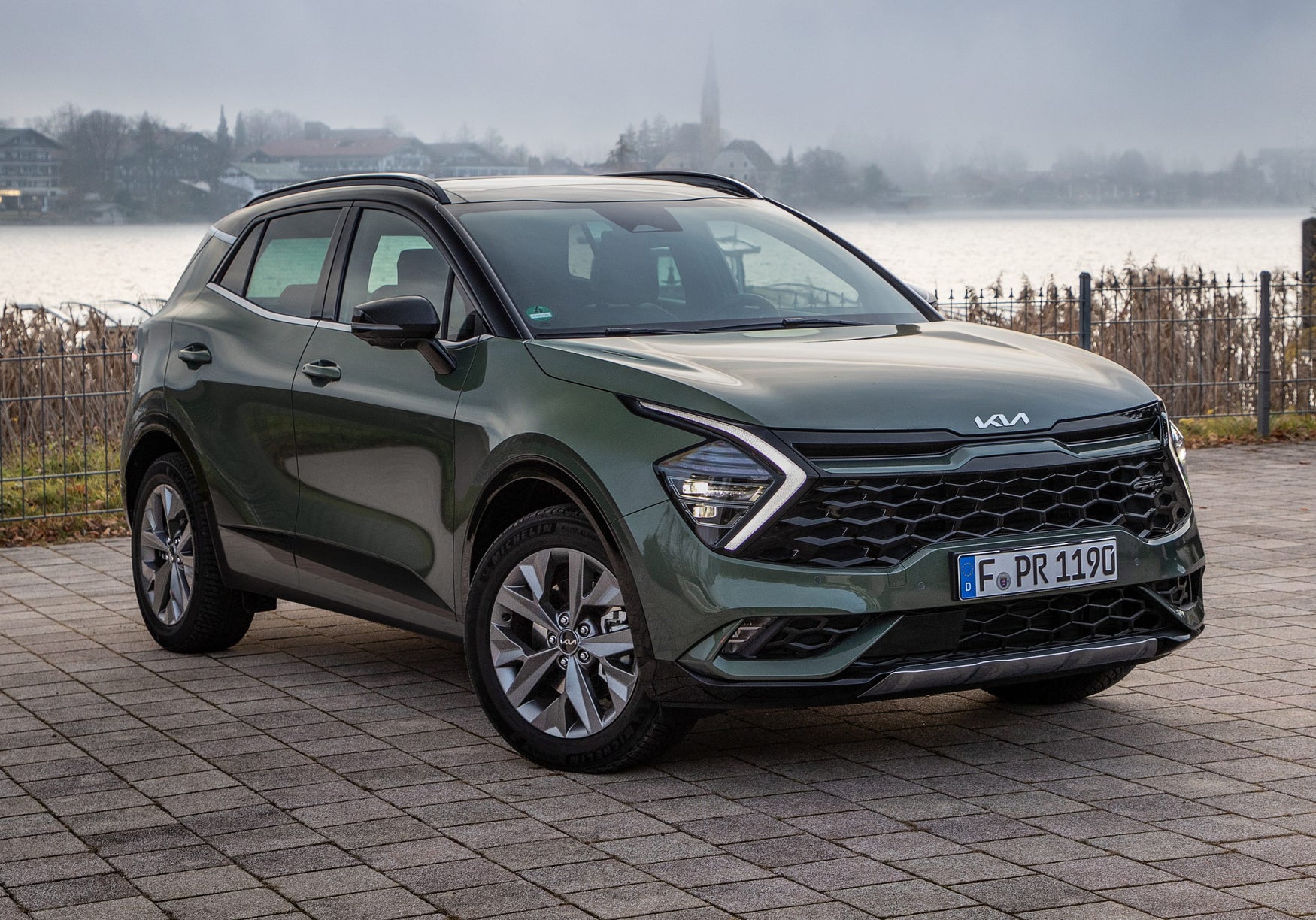 2022 Kia Sportage front-three quarter
