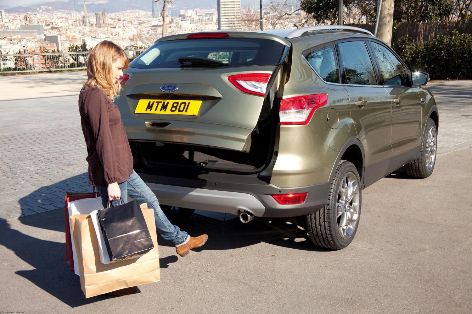 Powered tailgate