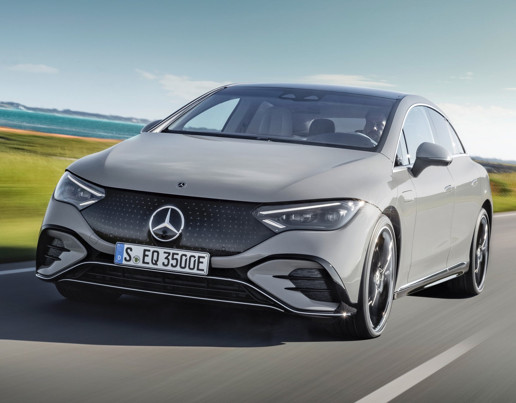 Mercedes-Benz EQE dynamic