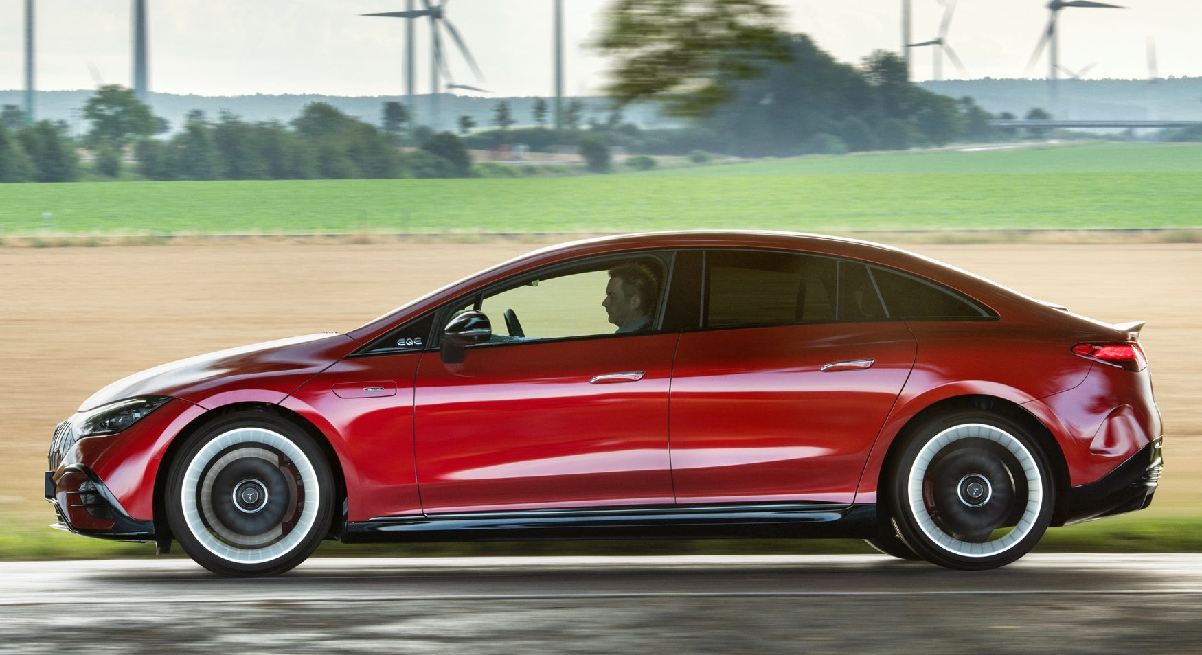 Mercedes-AMG EQE 43 4Matic profile