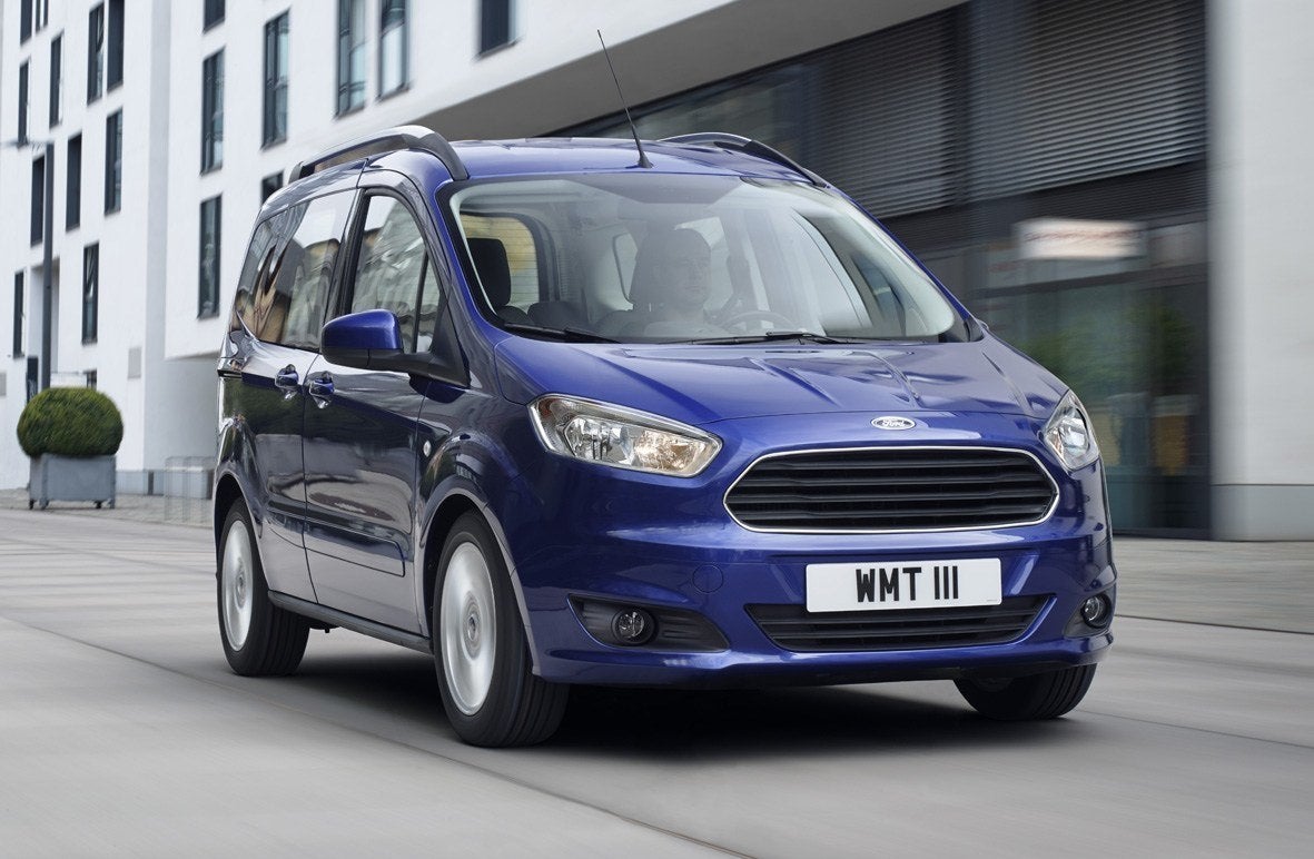Ford Tourneo Courier Driving Front