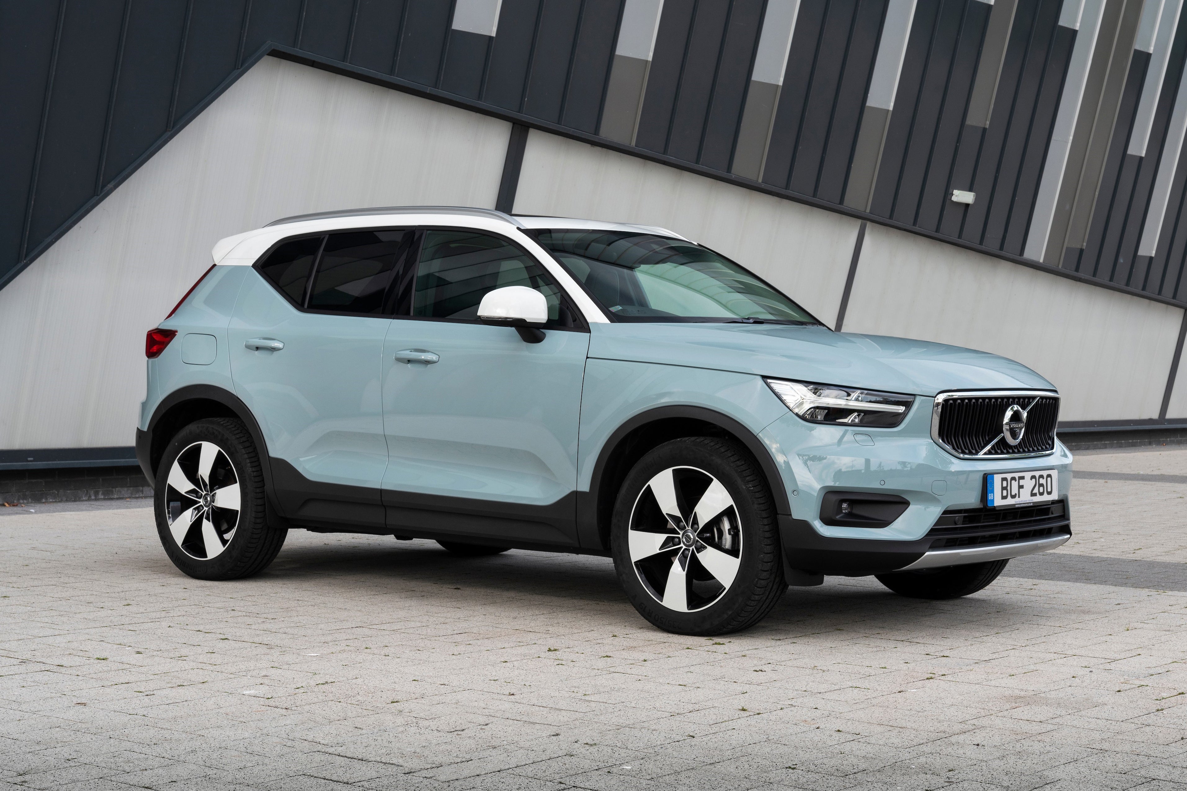 Volvo XC40 Review 2022: Front Side View