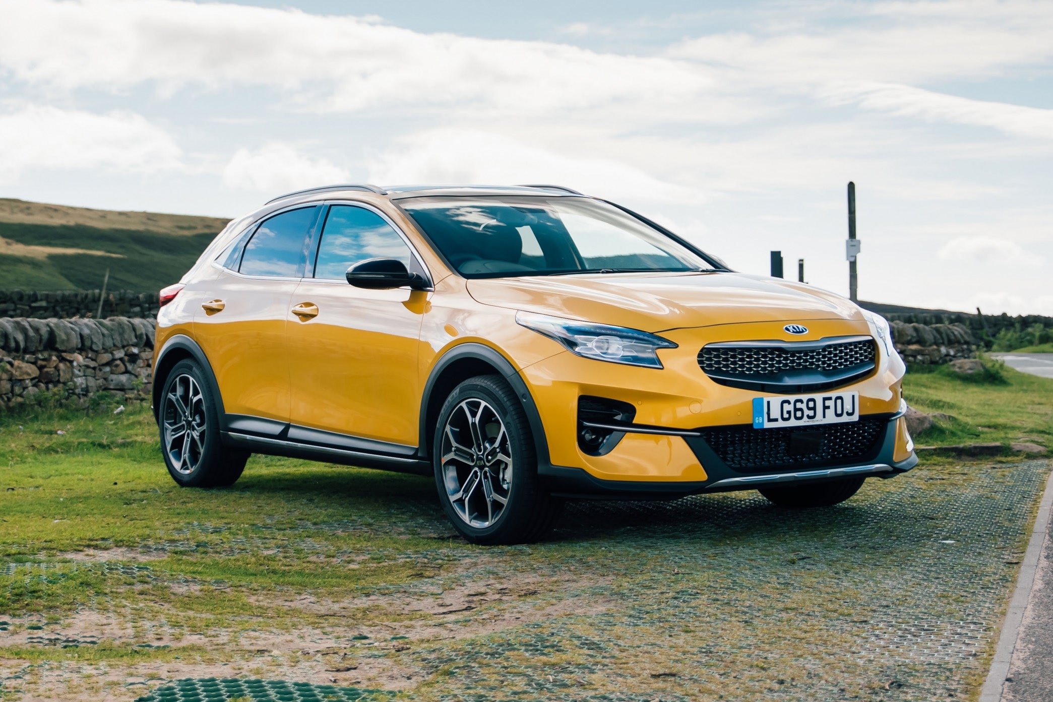 Kia XCeed Review 2022 front right exterior