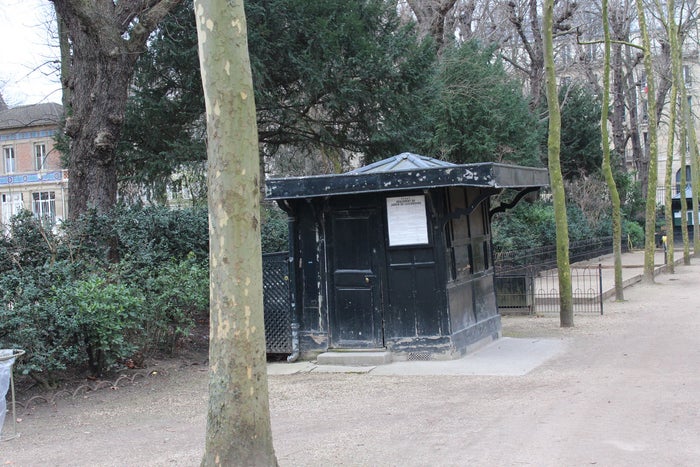 The crepe kiosk in the jardin du luxembourg