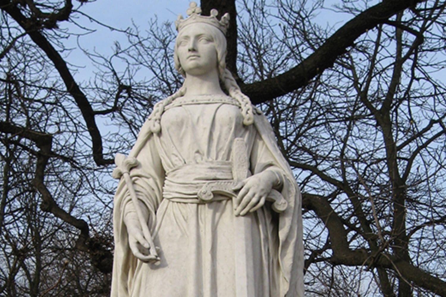 Statue of forgotten queen of 1066