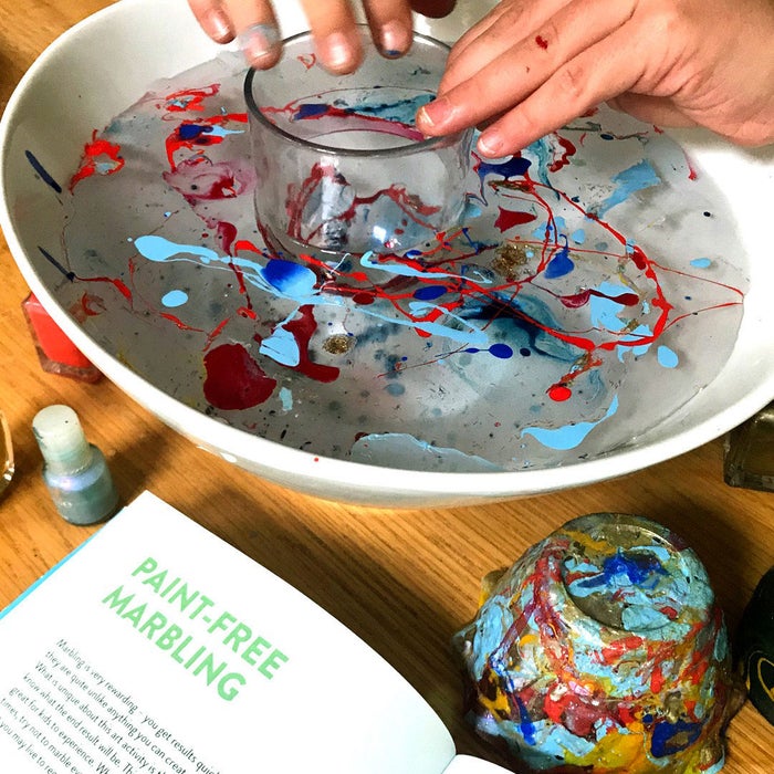 Paint-free marbling