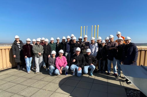 Gruppo di studenti della Scuola Alberghiera Cesare Ritz di Merano e gruppo di studenti della Scuola Klara Oppeheimer di Wurzburg in visita all'inceneritore della città tedesca. Gruppo di studenti della Scuola Alberghiera Cesare Ritz di Merano e gruppo di studenti della Scuola Klara Oppeheimer di Wurzburg in visita all'inceneritore della città tedesca.