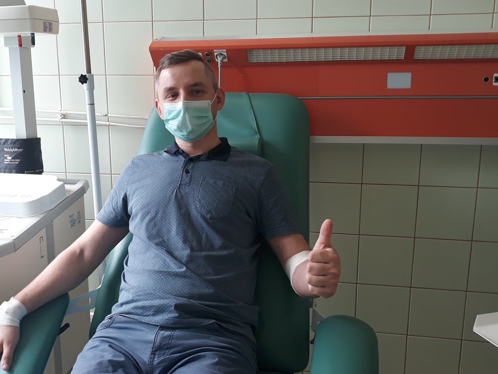 Dariusz oddał komórki macierzyste potrzebującemu przeszczepienia Pacjentowi. Dariusz oddał komórki macierzyste potrzebującemu przeszczepienia Pacjentowi.