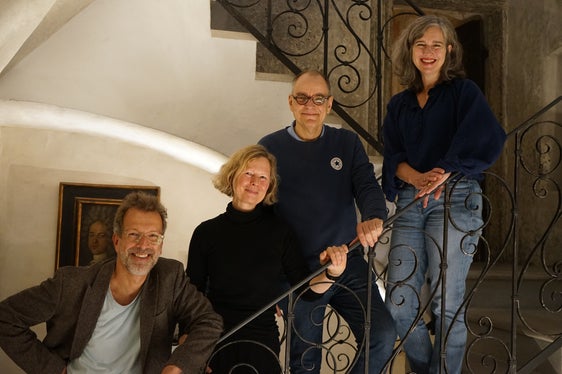 Im Herbst 2024 kamen (v.l.) Karsten Teich, Silke Schlichtmann, Karl Olsberg und Stefanie Taschinski im Rahmen der Lesewoche nach Südtirol. (Foto: LPA/Amt für Bibliotheken und Lesen/Daniela Huebser)