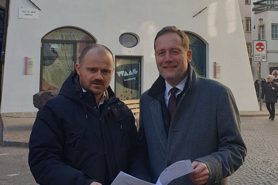 L'assessore Massimo Bessone (a destra) ed il direttore di Ripartizione, Daniel Bedin (Foto: ASP/Edilizia)