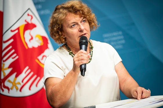 Unter anderem auch im Bereich Demenz setzen wir auf Vernetzung, beispielsweise durch den Betreuungspfad Demenz, betonte Landesrätin Rosmarie Pamer. (Foto: LPA/Fabio Brucculeri)